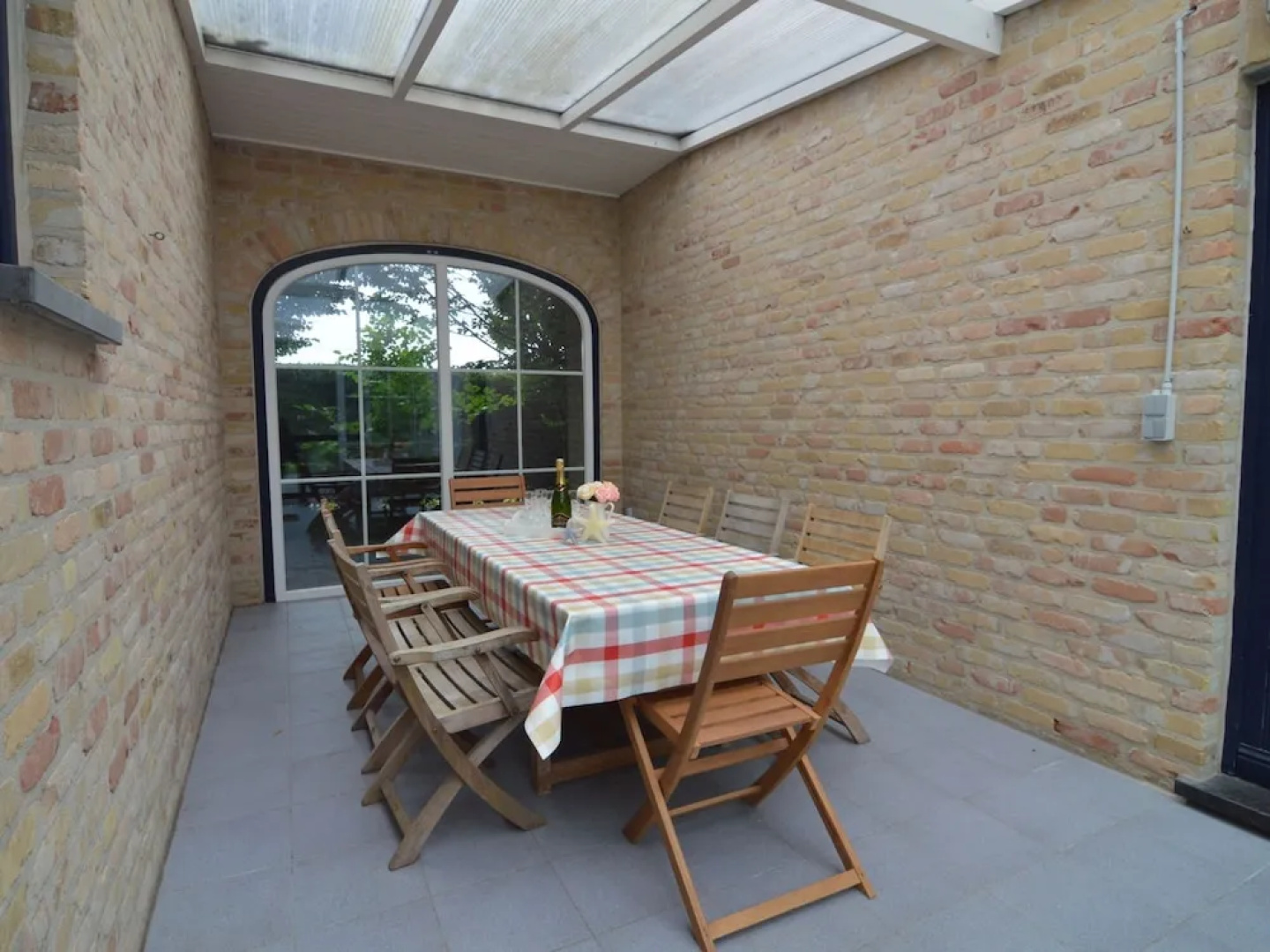 Sun-kissed Villa in Diksmuide With Garden, Sauna