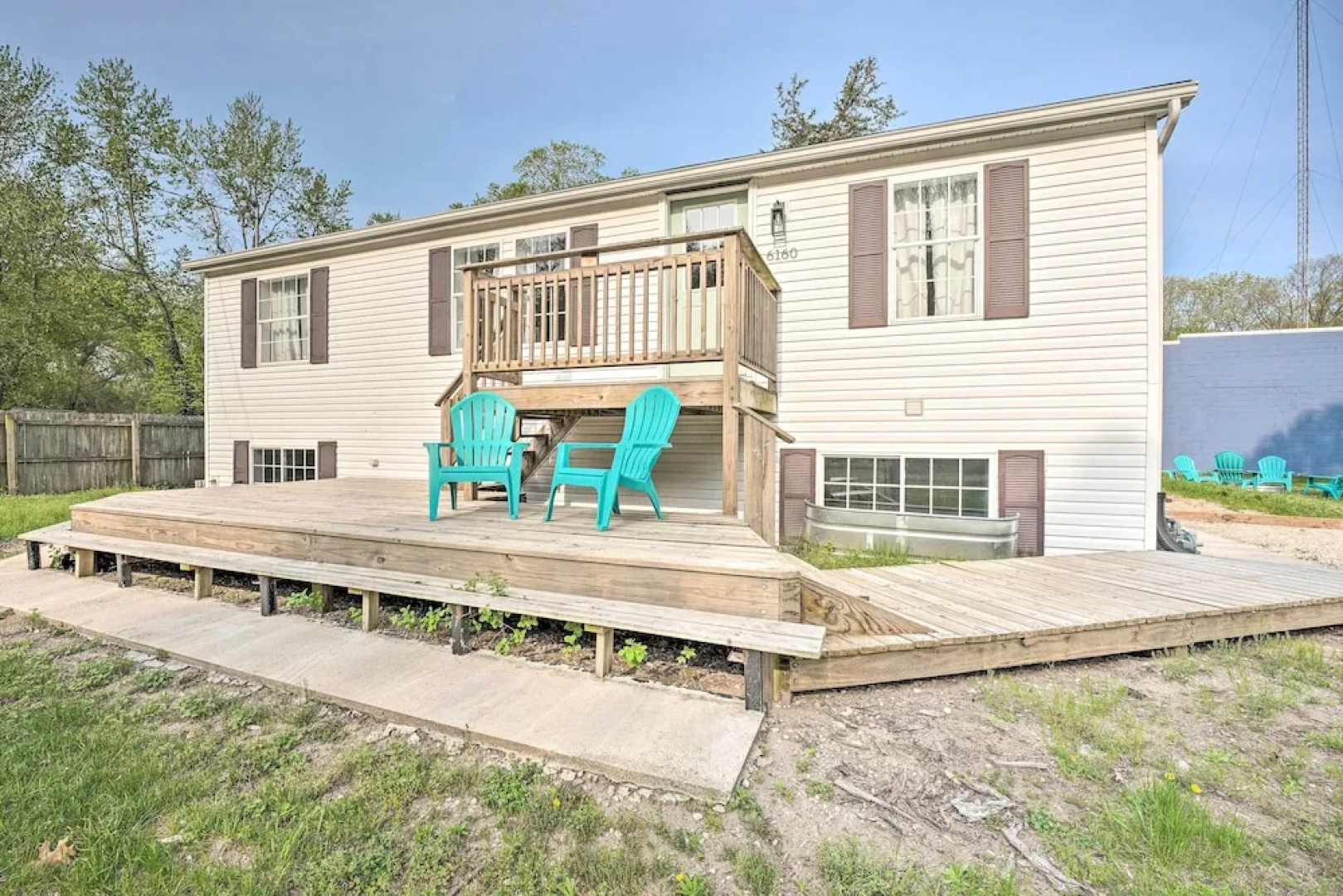 Breezy Coloma Getaway w/ Grill - 1 Mi to Beaches!