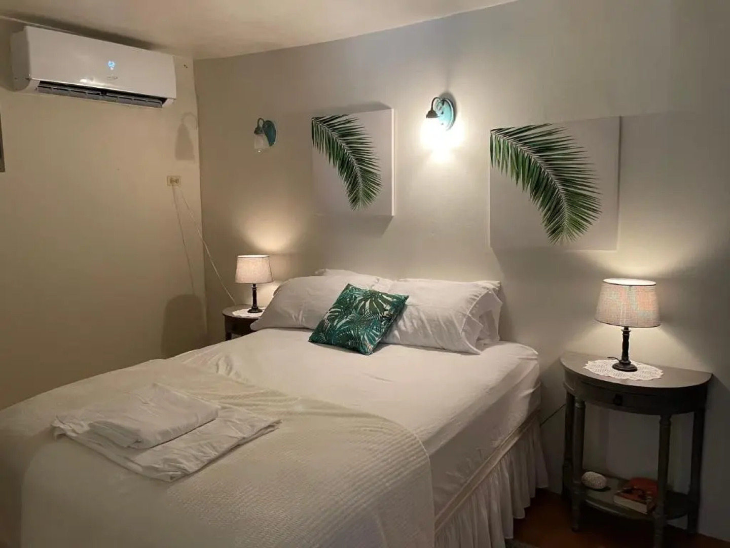 Brisas Del Mar 1/1 Front Beach Apartment