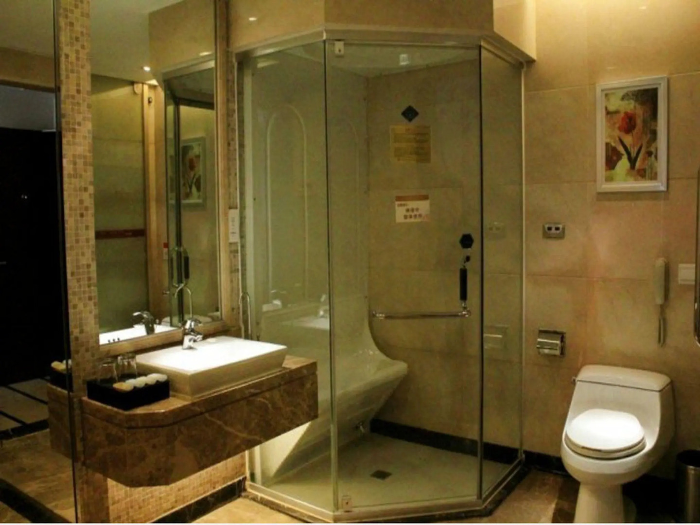 Qingyuan International Hotel