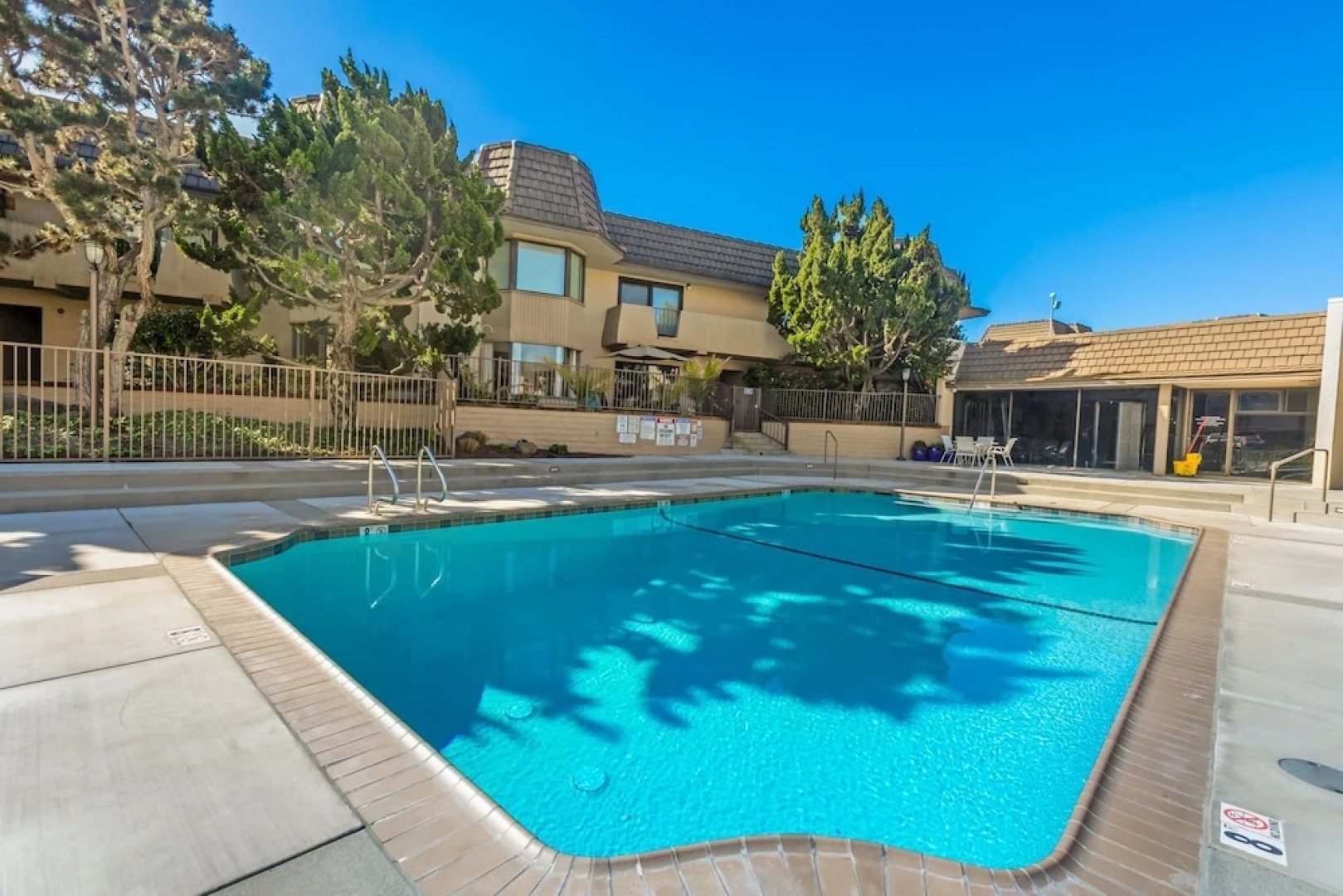 Dmbc 823b 2 Bedroom Condo by RedAwning