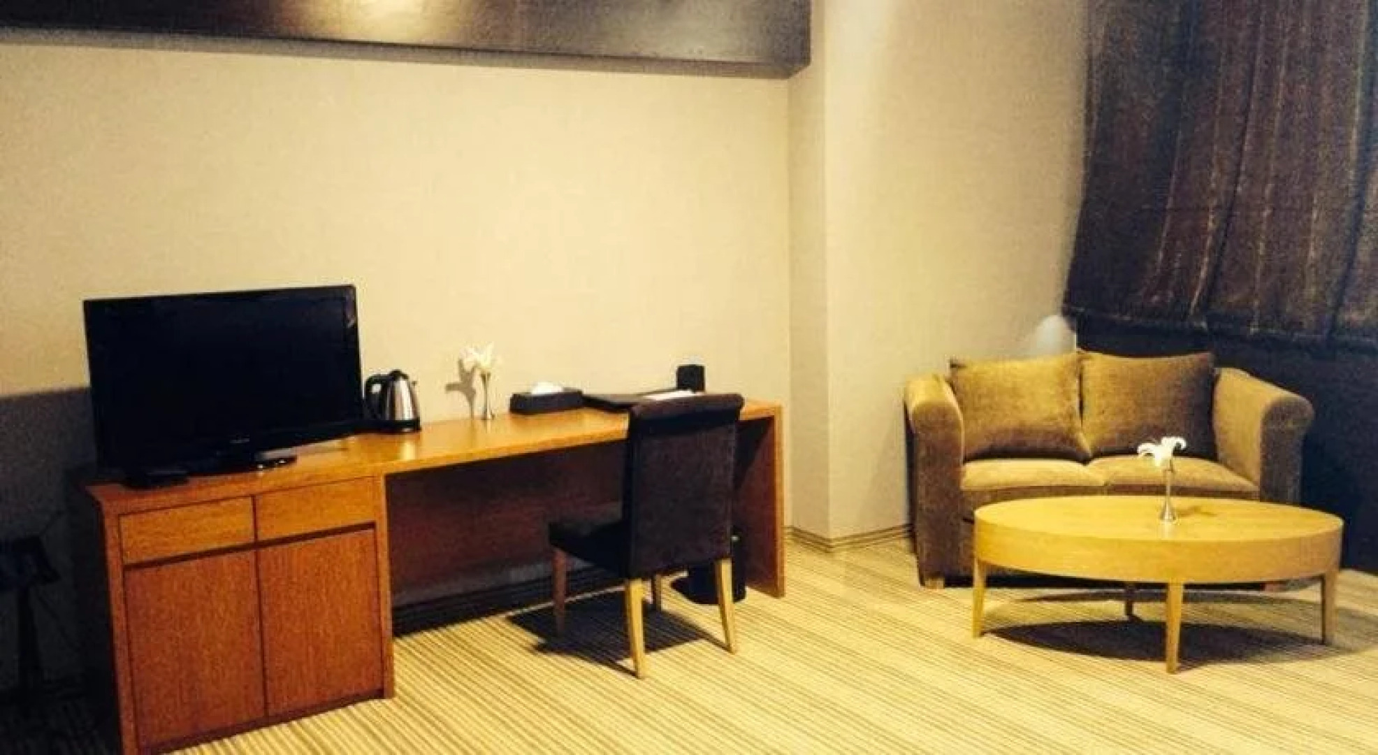 The Corporate Hotel and Resort in Nukht