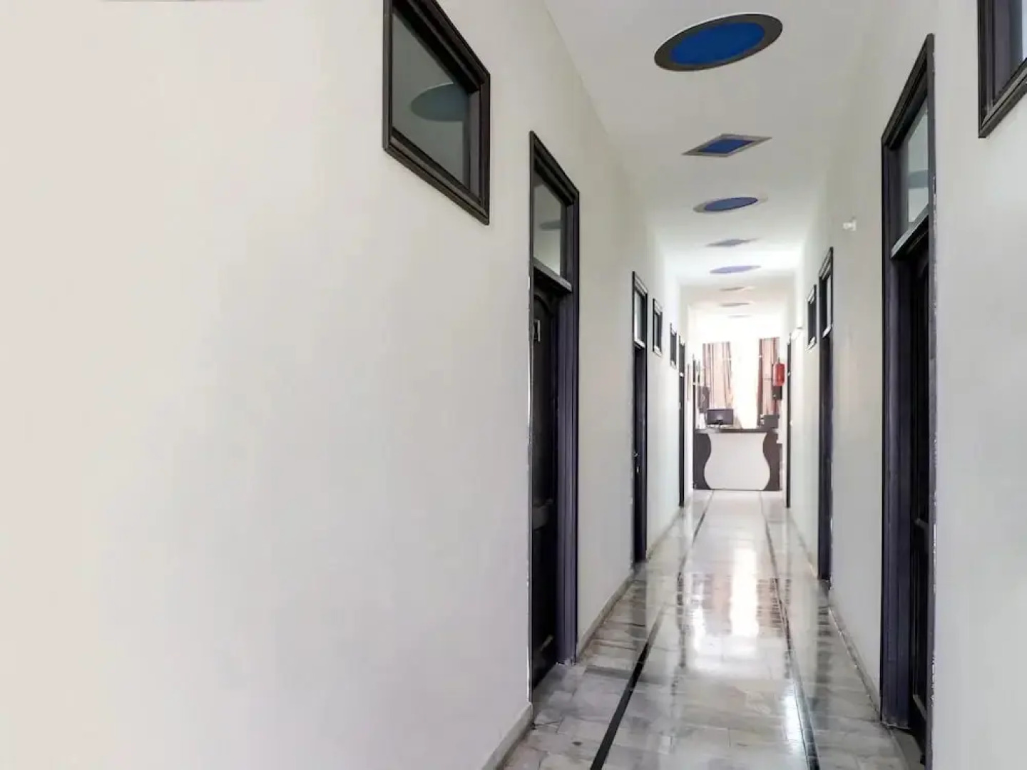 Royal Guest House by OYO Rooms