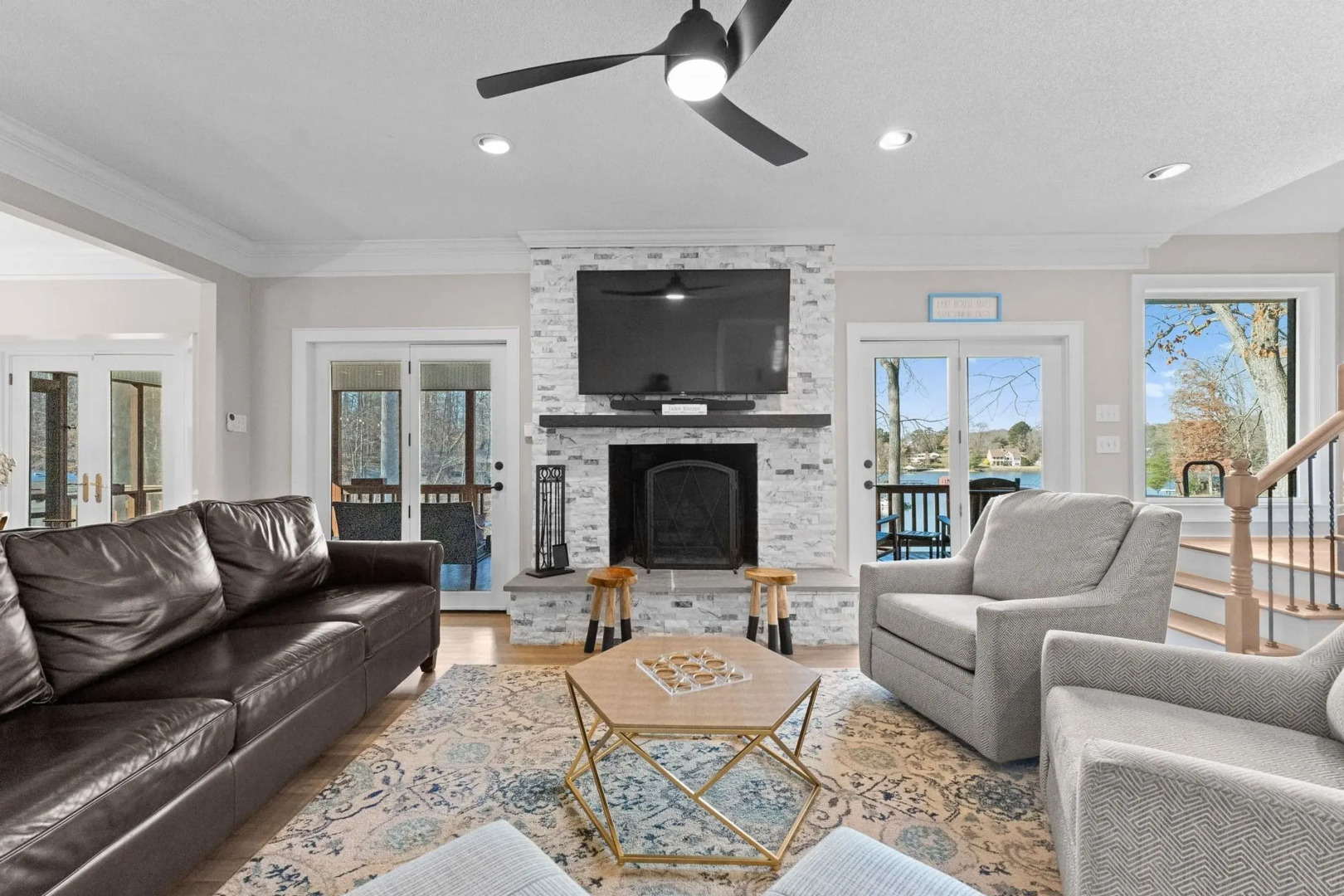 Winding Down by Avantstay Sleeps 20 Dock View