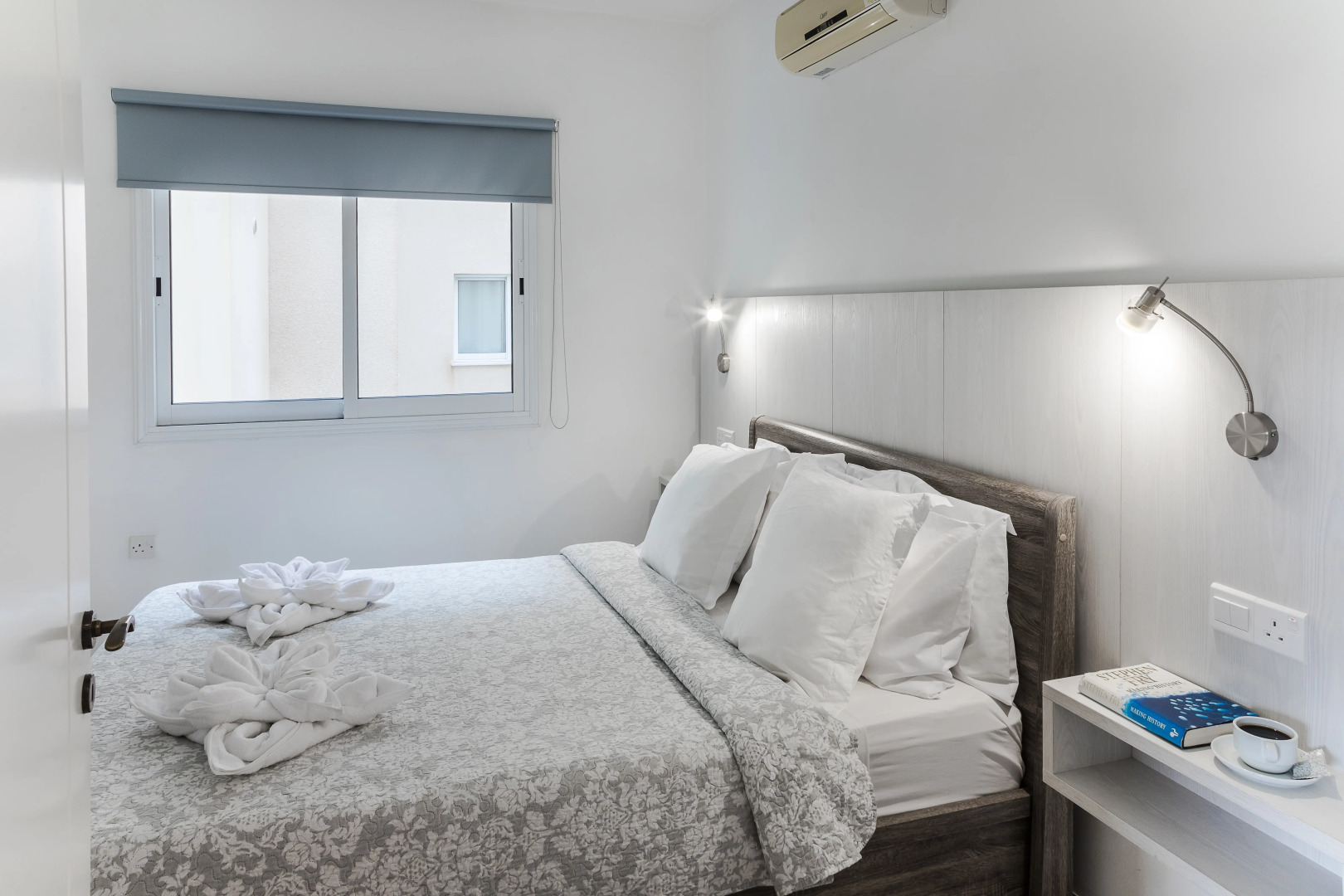 Artemis Cynthia Complex