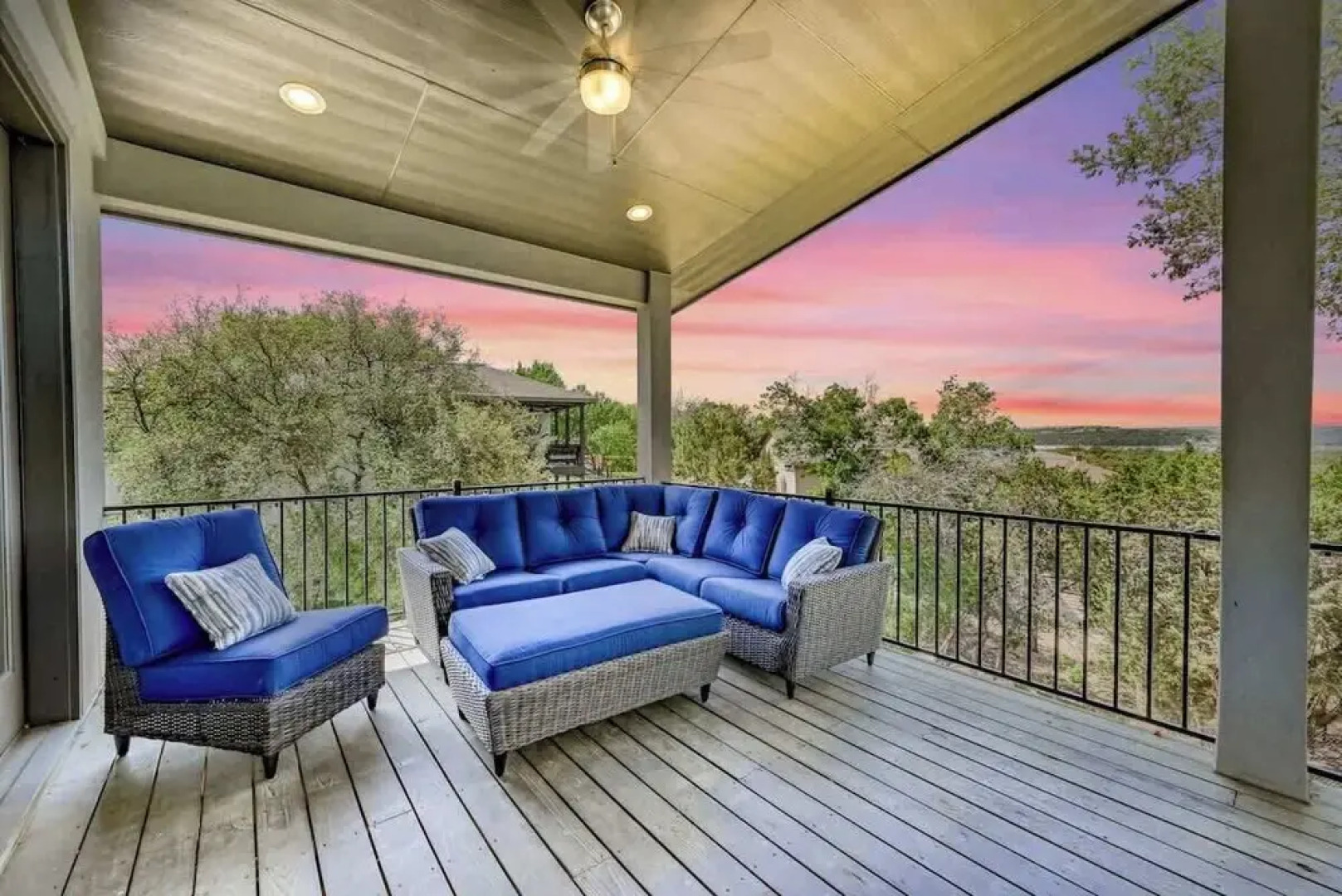 Upscale 5BR Home on Lake Travis/hottub/lake Views