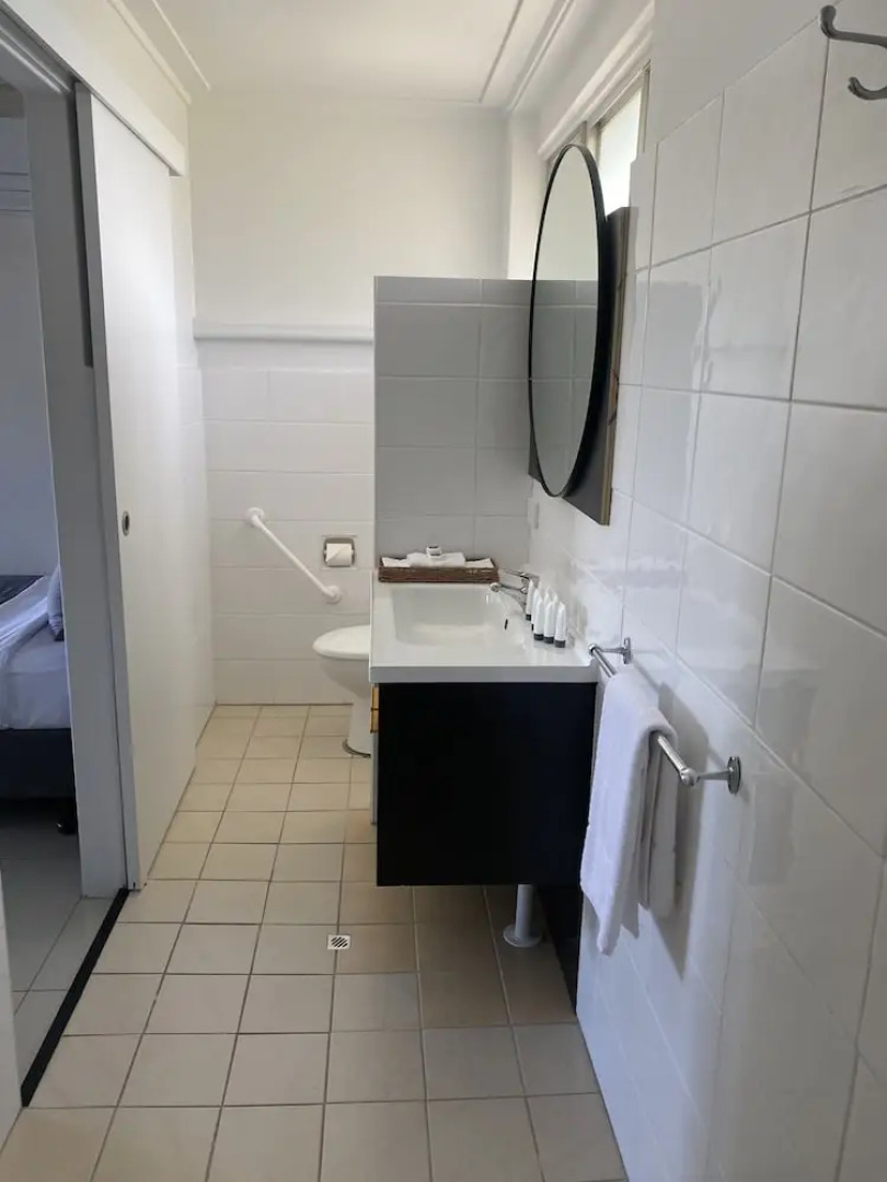 The Seaview Tavern Motel