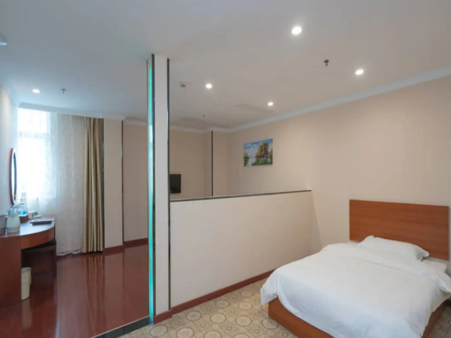 GreenTree Inn Wuhu Fangte Second Phase Nanxiang Wanshang Express Hotel