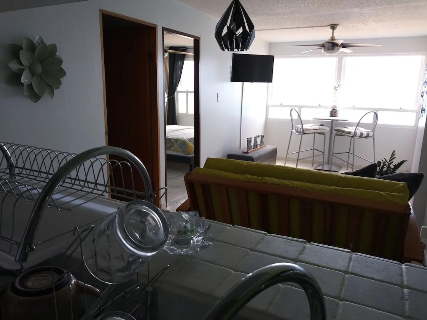 Breezy Beachfront apt. View of Paradise