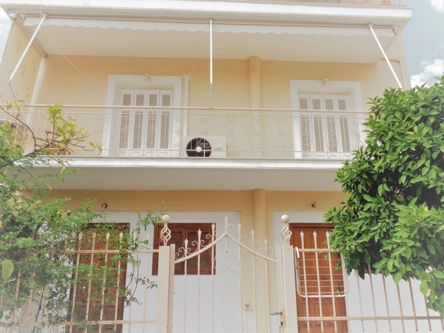 Elena's House