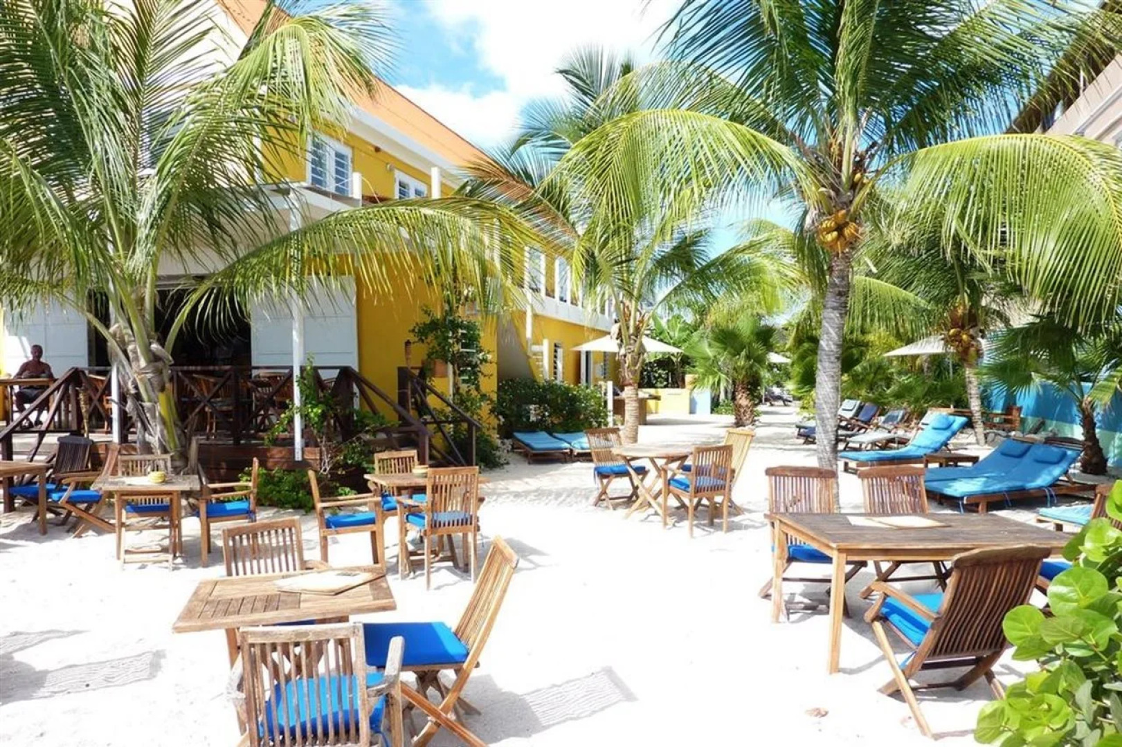 Scuba Lodge & Ocean Suites