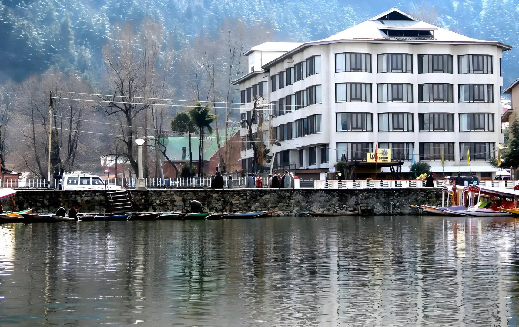 Welcome Hotel at Srinagar