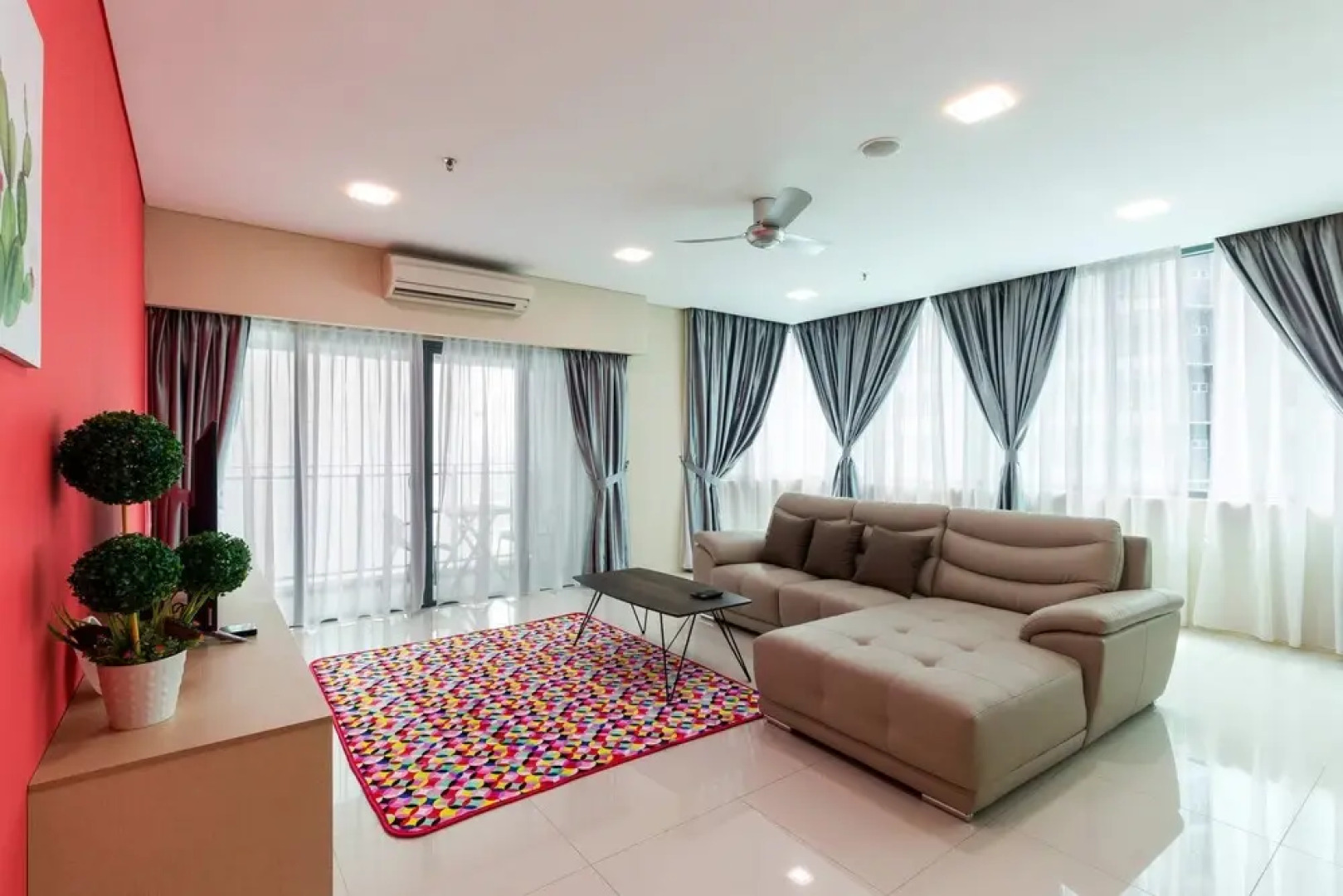Colorful and Lovely Condo for 6 Near Klcc