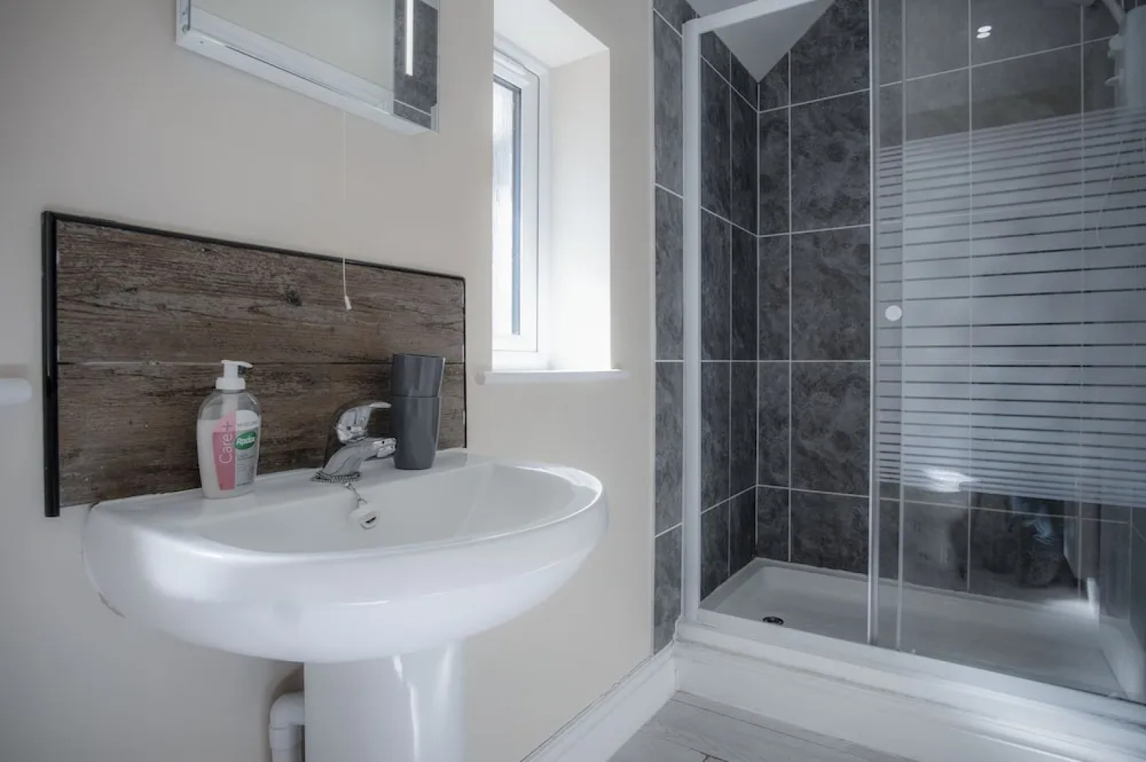 Campbell - 2 Bedroom Apartment - Pendine