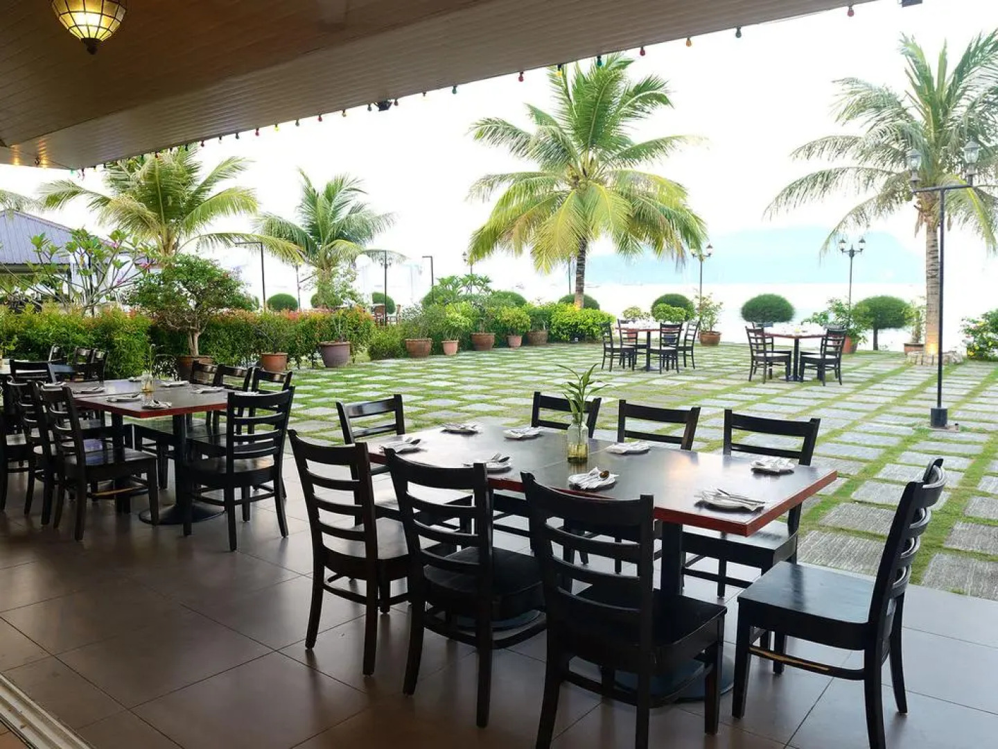 Bella Vista Waterfront Resort