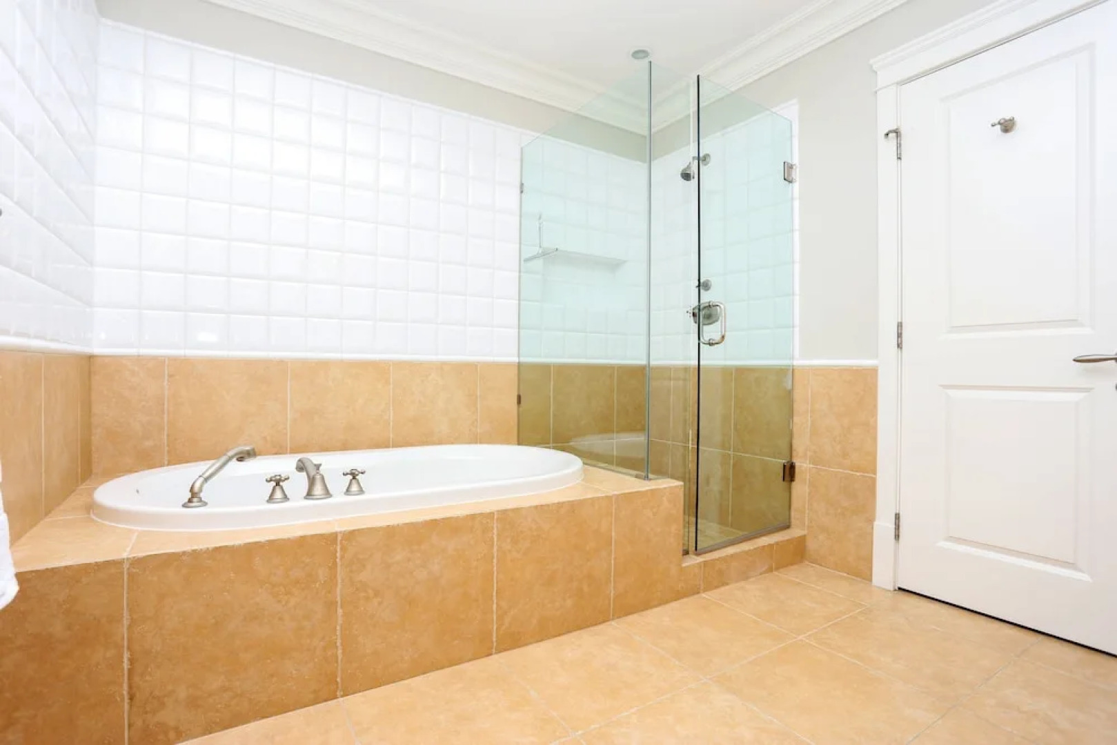 Charming Suite Cypress by Elevate Rooms