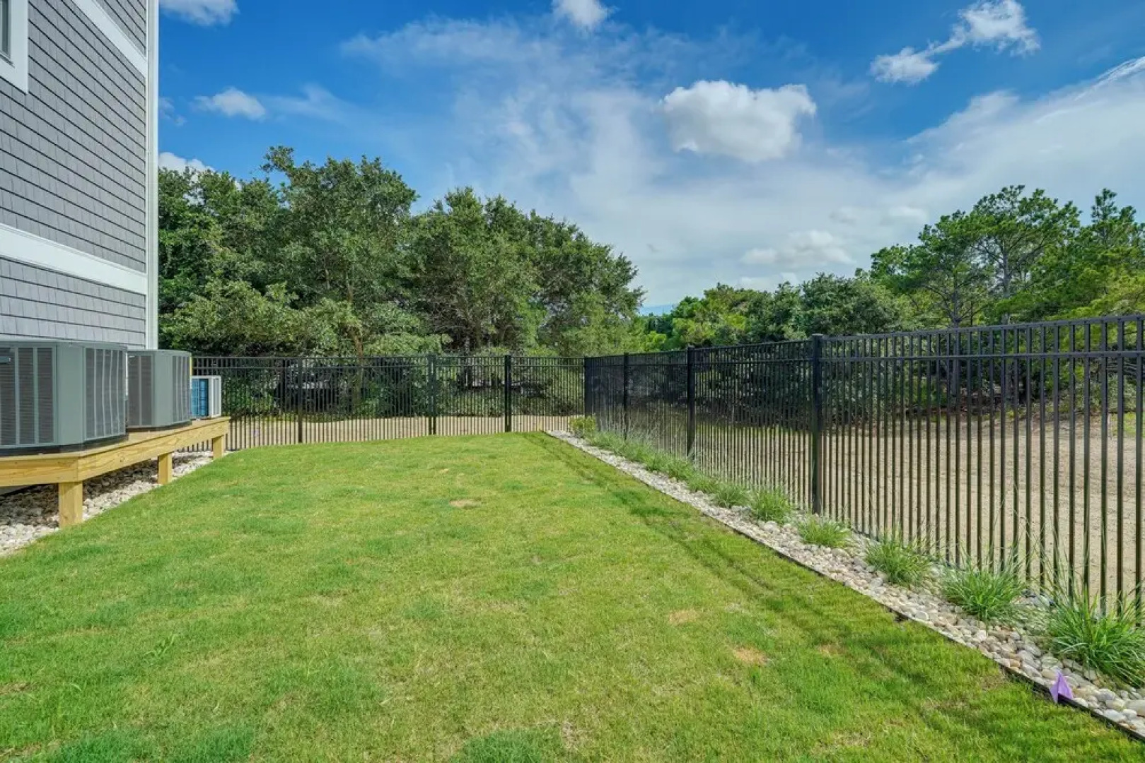 Walk to Beach: Southern Shores Retreat w/ Hot Tub