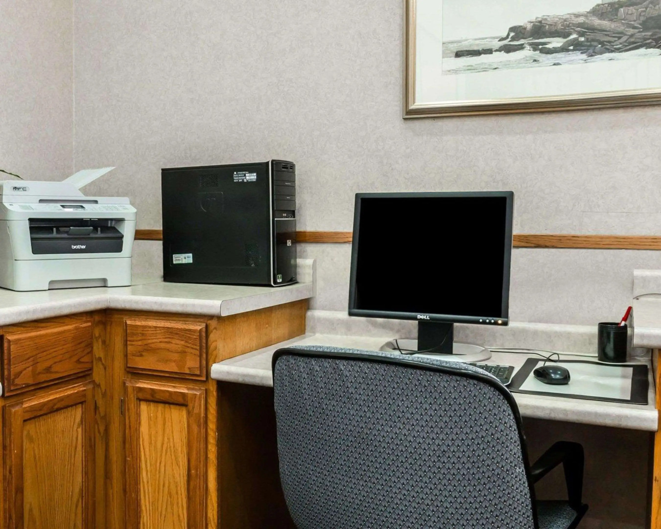 Econo Lodge & Suites Grand Rapids Airport