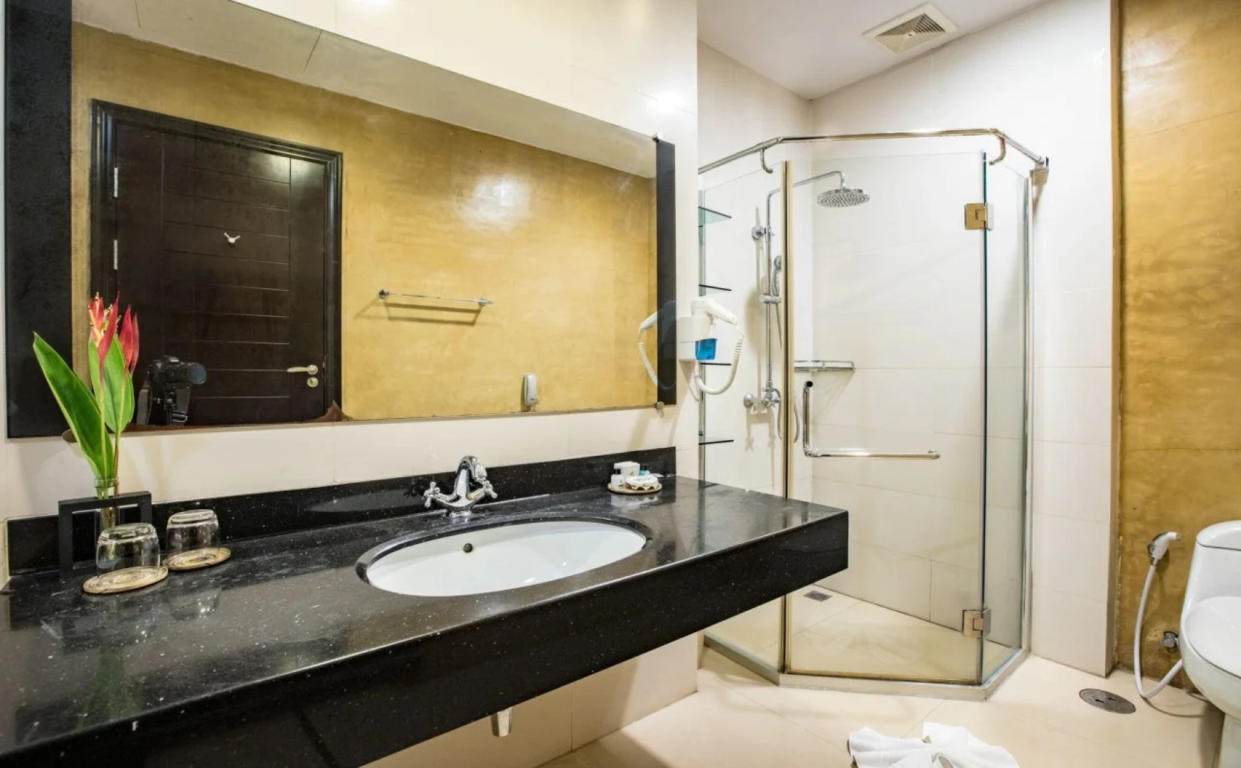 Leaves Valley Resort