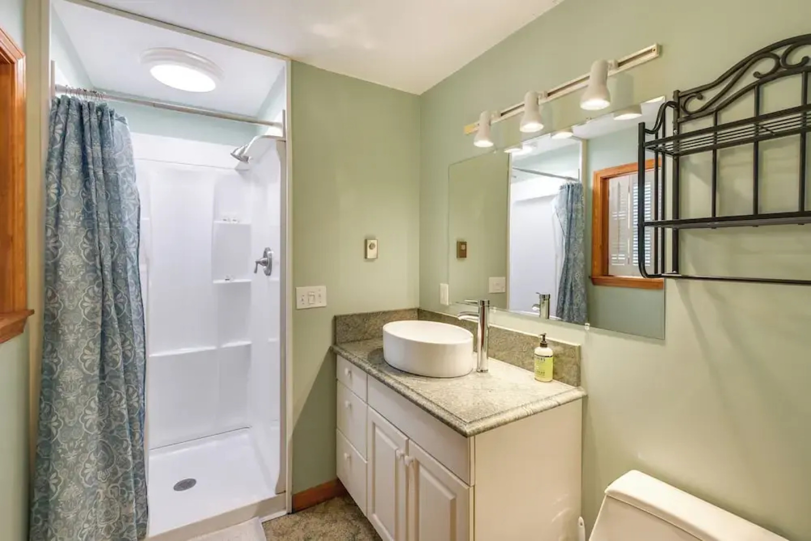 17 Mi to Acadia: Cottage Near Downtown Ellsworth!