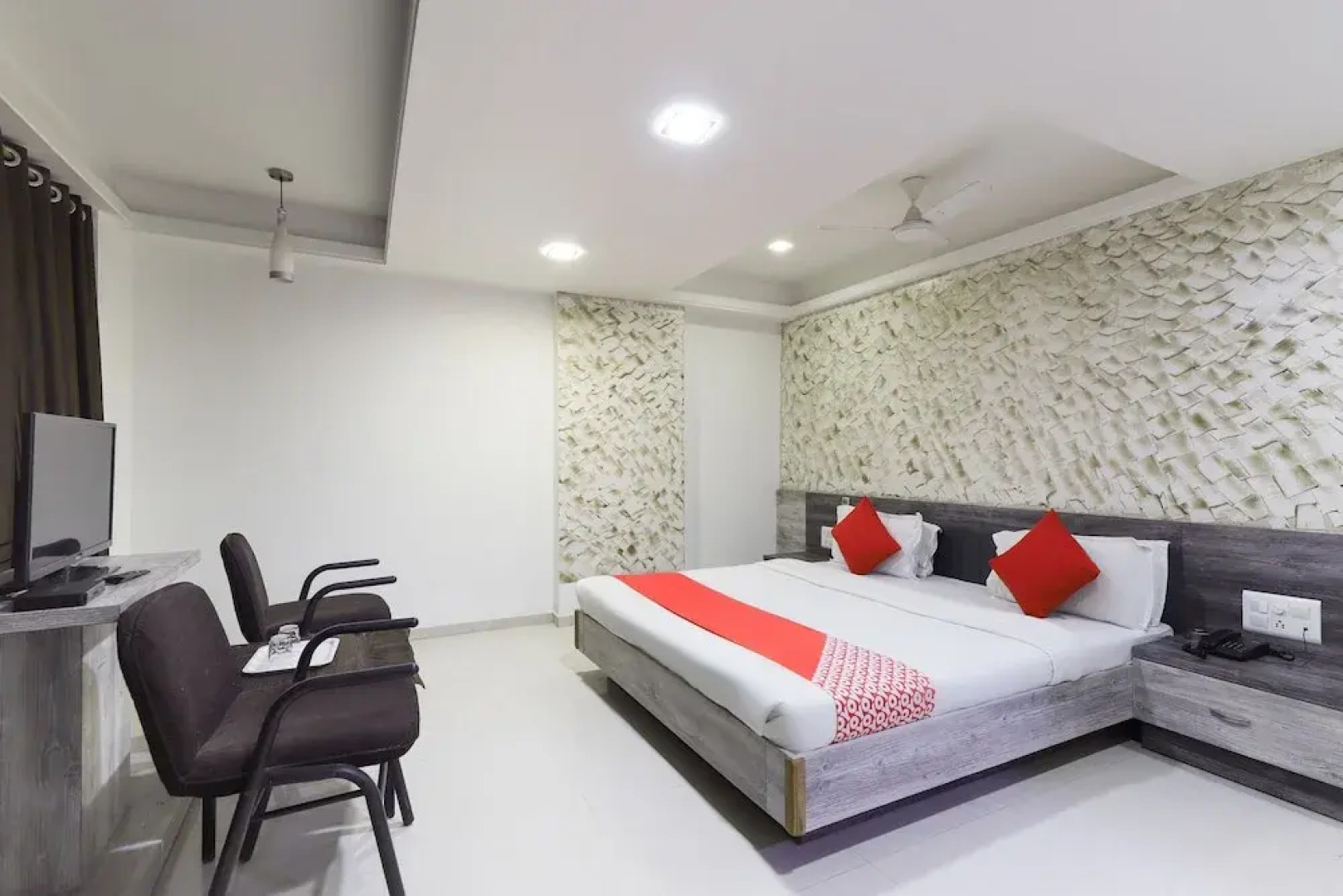 OYO 48524 Hotel Sweet Dream