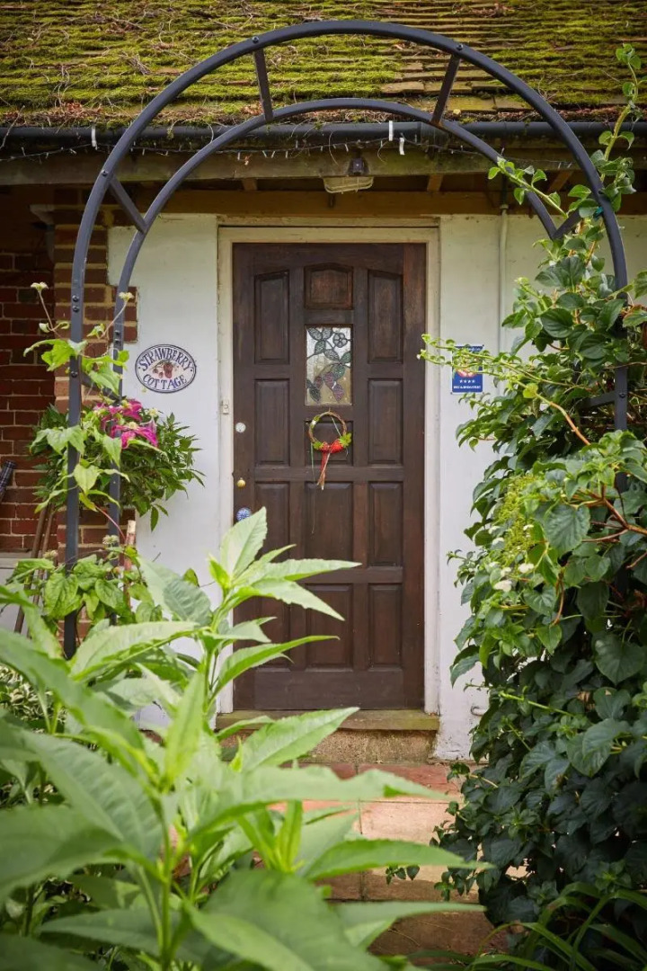 Strawberry Cottage B&B