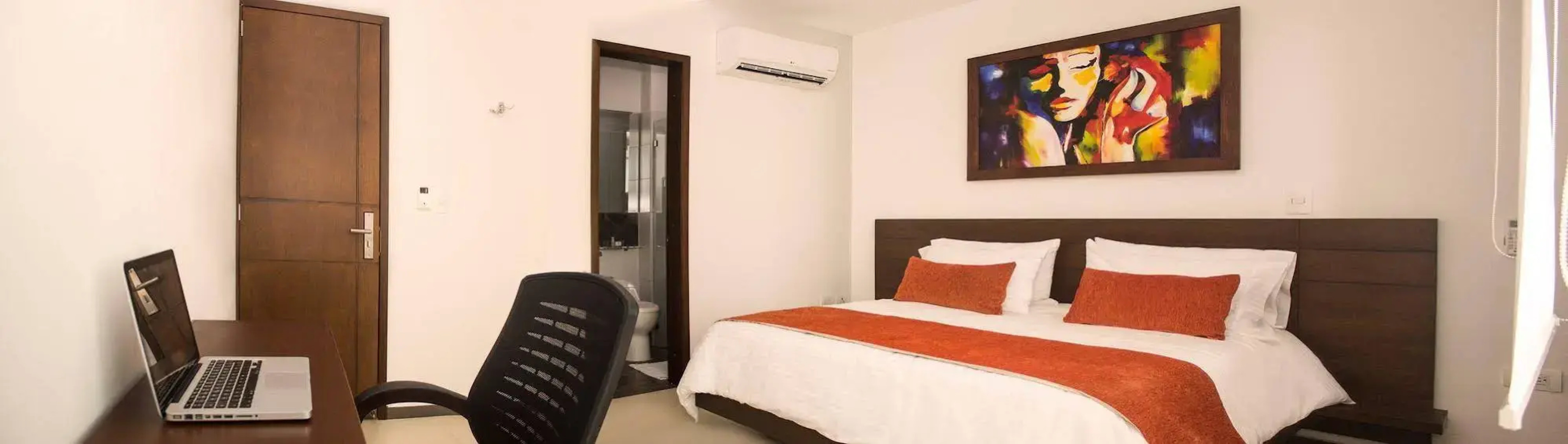 Hotel Titanium Plaza