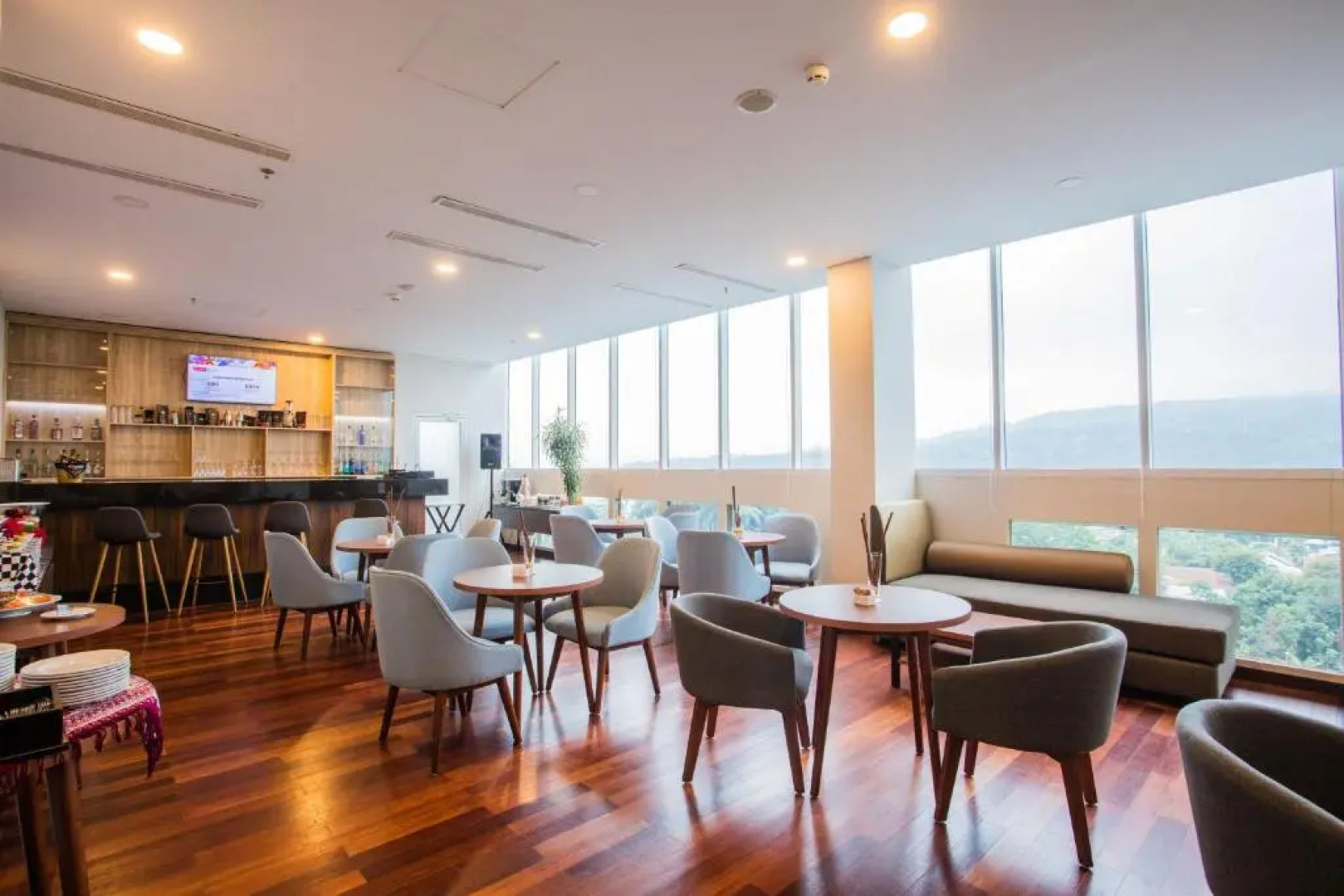 Bigland Hotel & Convention Sentul