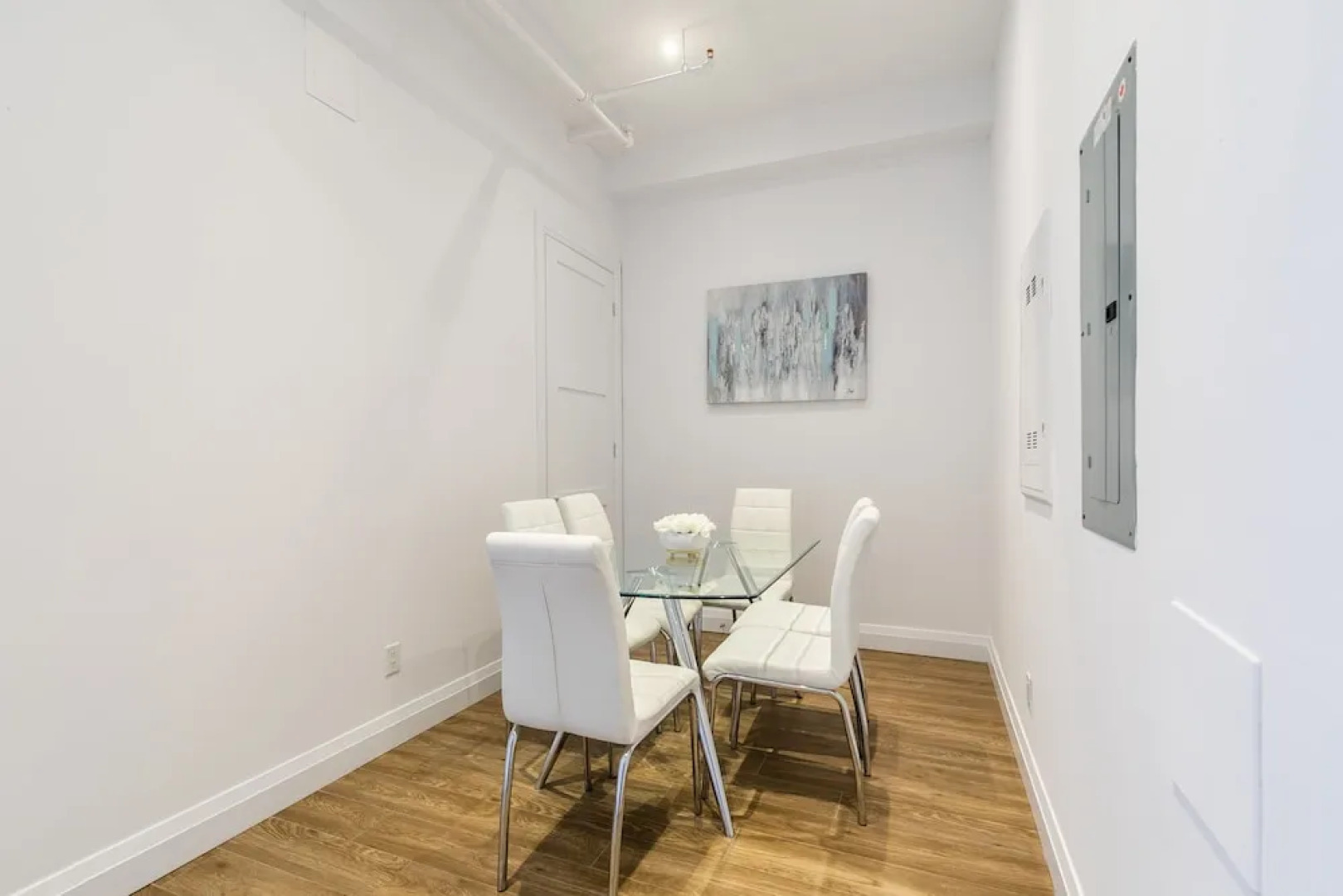 GLOBALSTAY. Dundurn LOFTS. Free parking