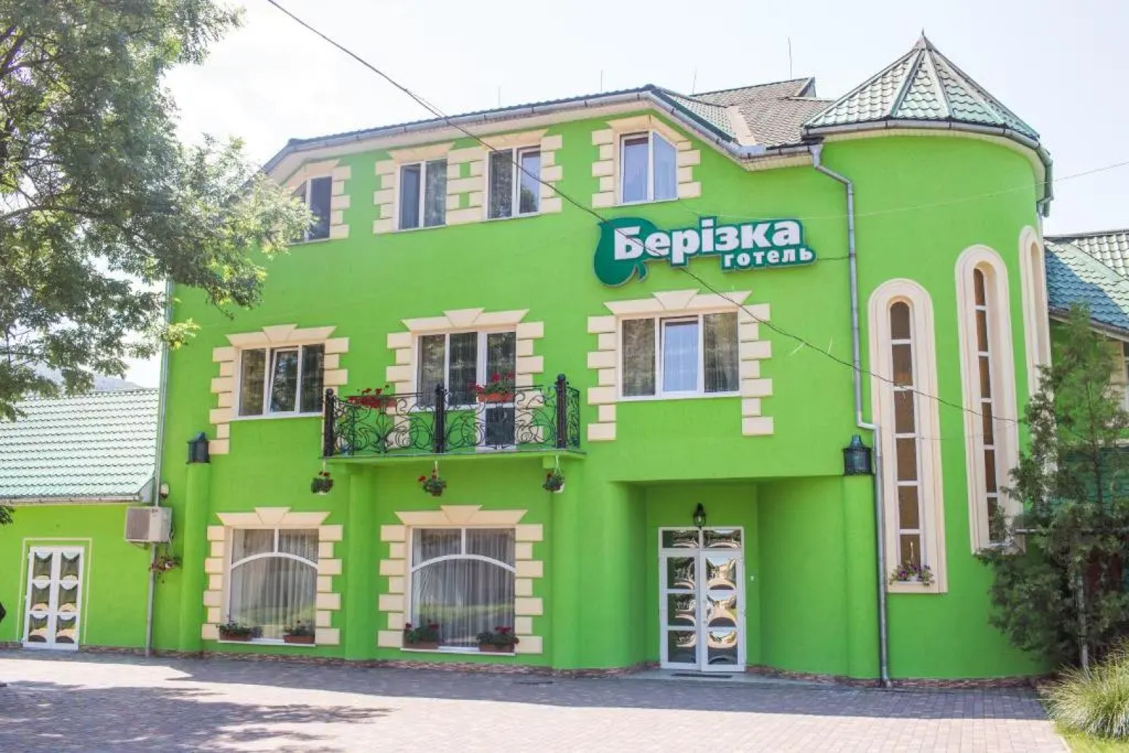 Hotel & Restaurant complex Berizka