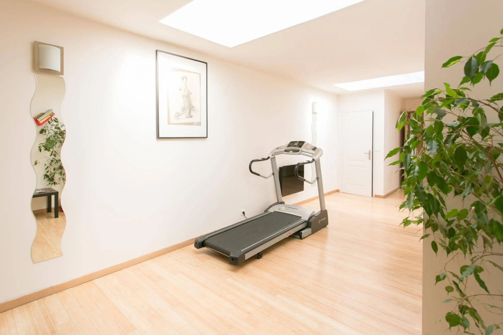 Paris East Side Lodge