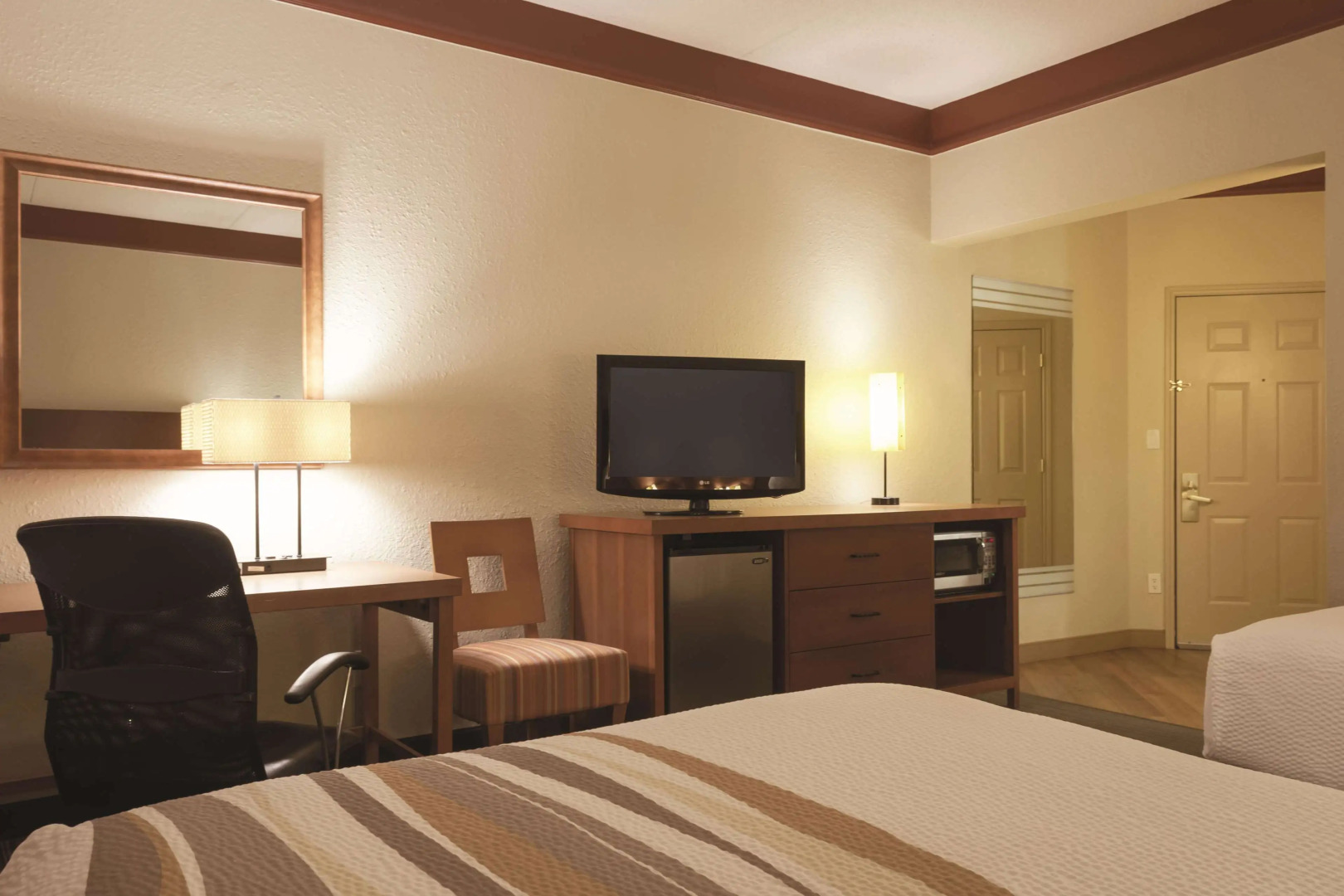 La Quinta Inn & Suites by Wyndham Atlanta Ballpark/Galleria