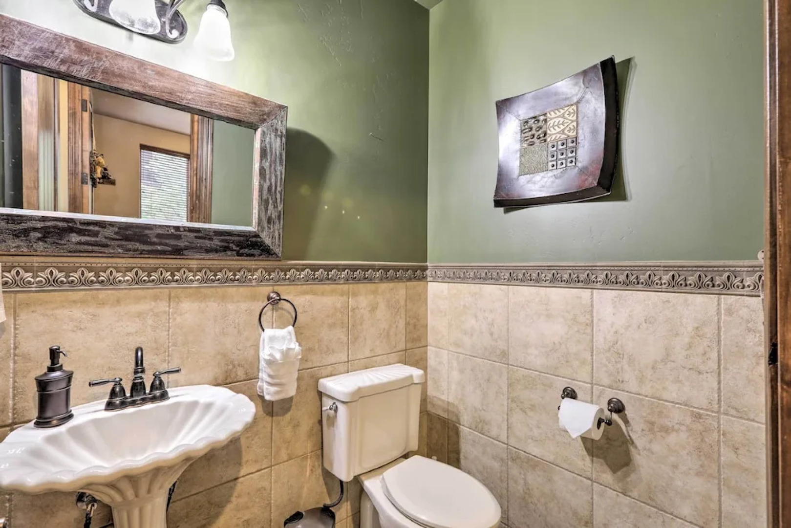 'AZ Rim Retreat' in Pine W/deck, Hot Tub & Views!