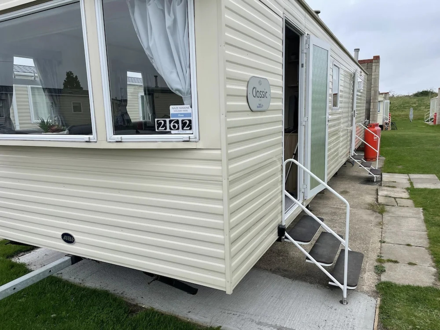 3-bed Caravan in Walton on the Naze