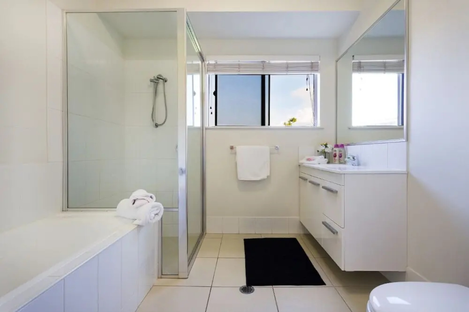 Cairns Beaches Home With Water View