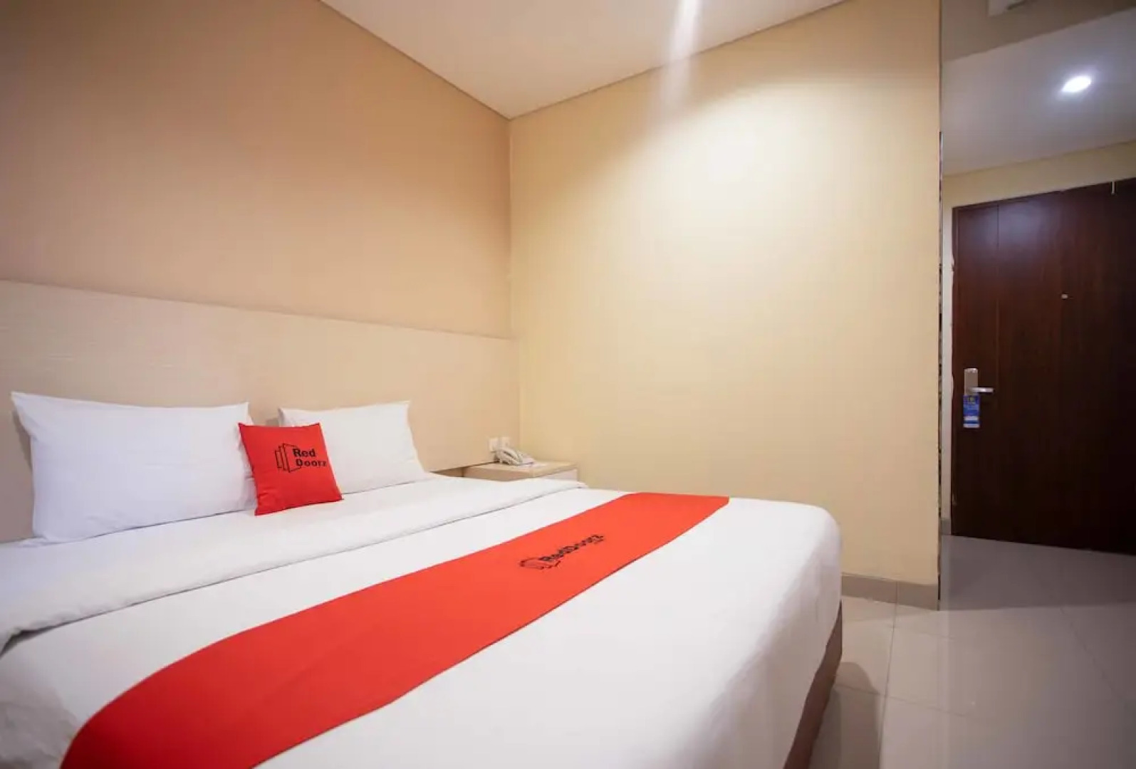 RedDoorz Premium near Kawasan Industri Cikarang