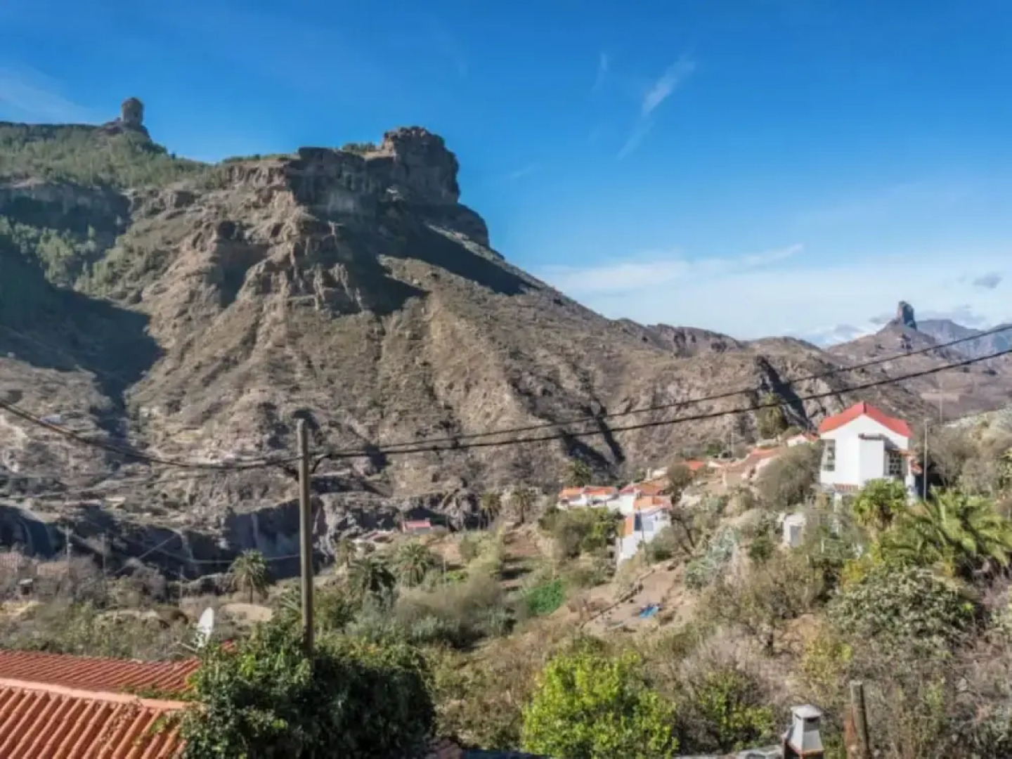 House Sleeps6-parking-garden-pool in Summer-pet