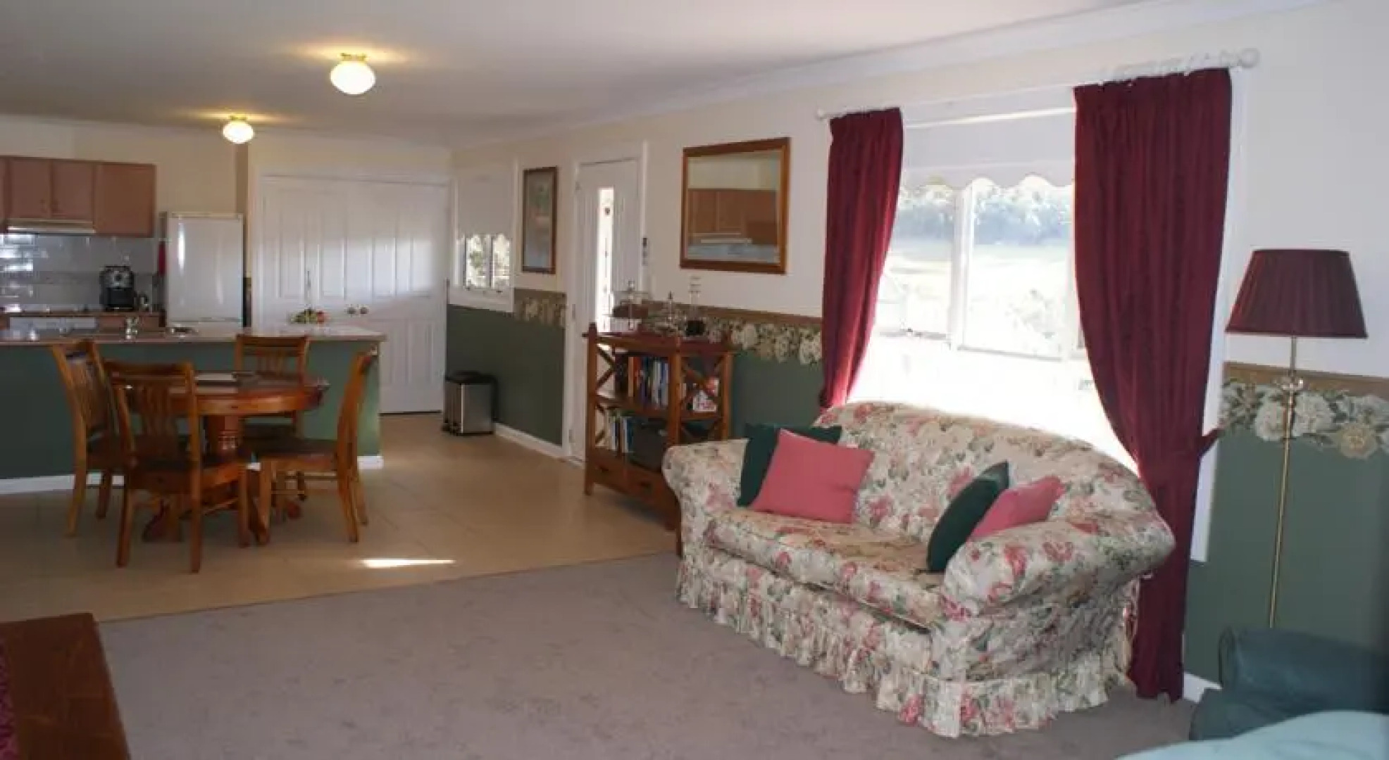 Eloura Luxury Self-Contained Bed & Breakfast Accommodation