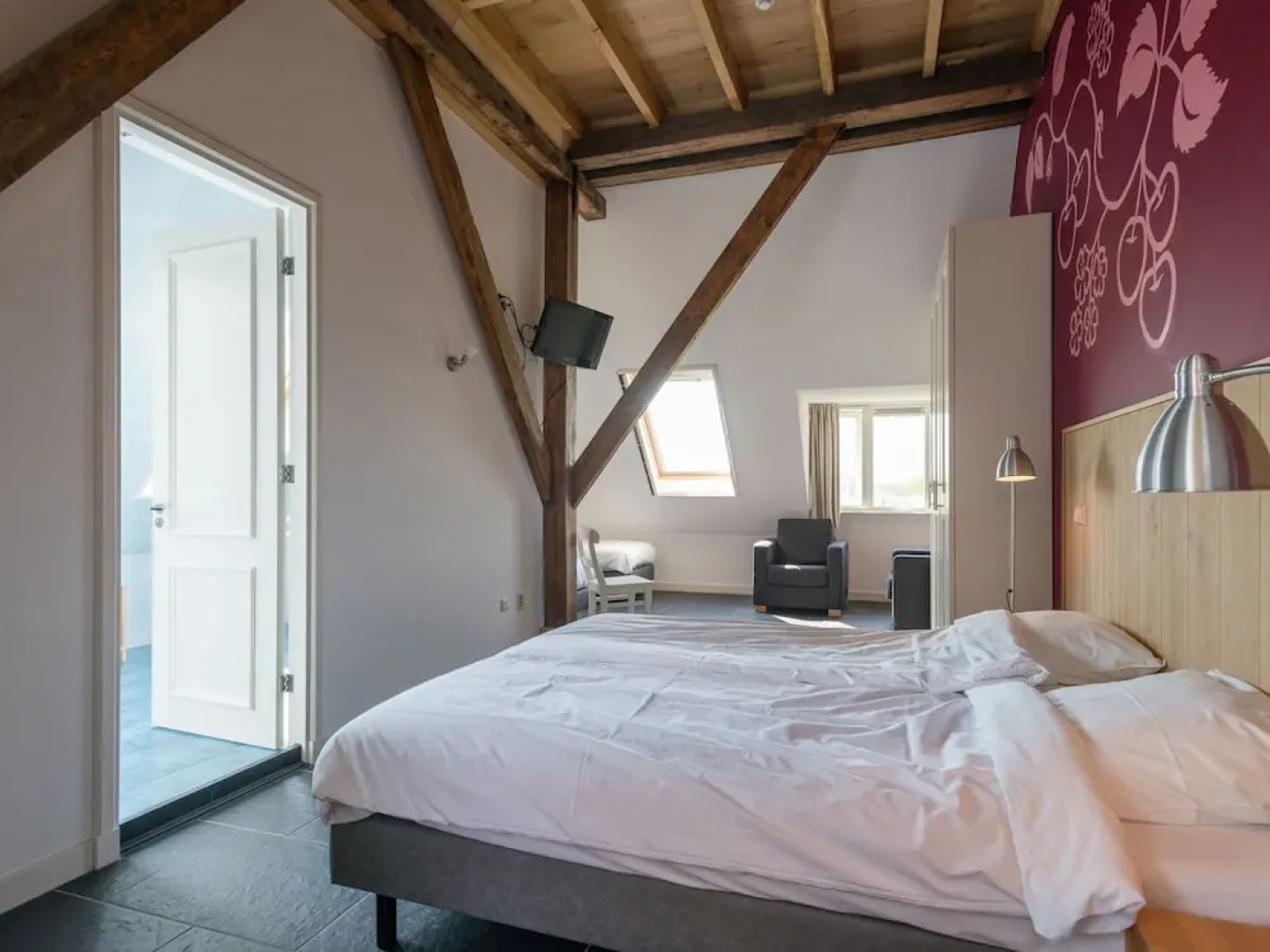 Inviting Holiday Home in Zuidoostbeemster near Center & Forest