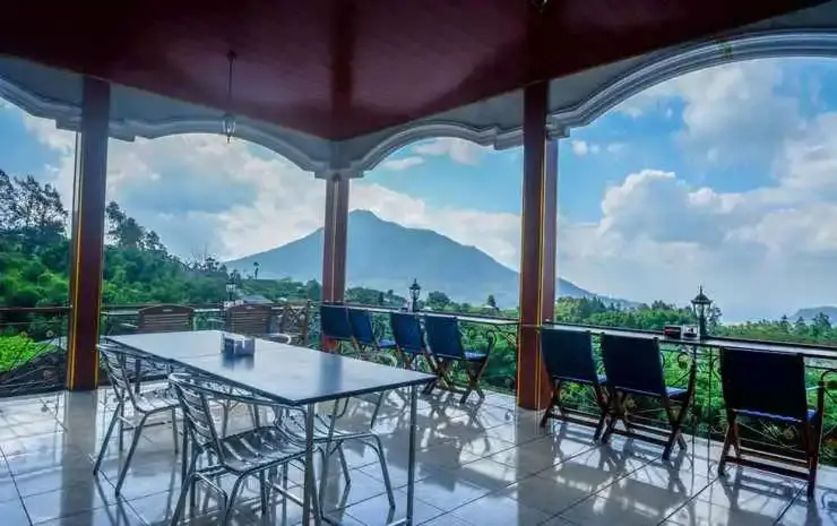 Urbanview Hotel Mountain Palace Kopeng