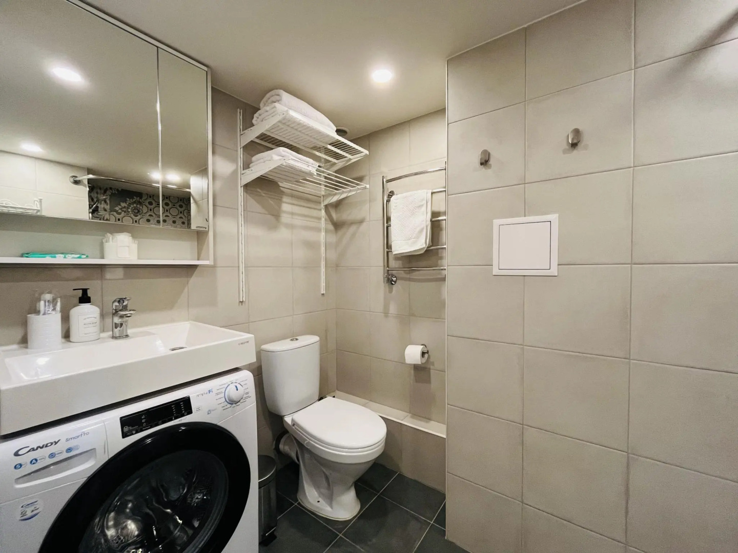 Happy People на улице Олимпийская