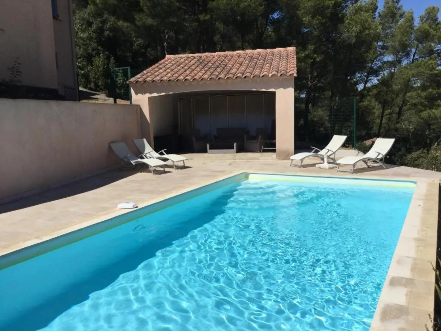 Joli Gîte avec Piscine Chauffée situé en campagne de Cavaillon, 4 personnes, LS2-292
