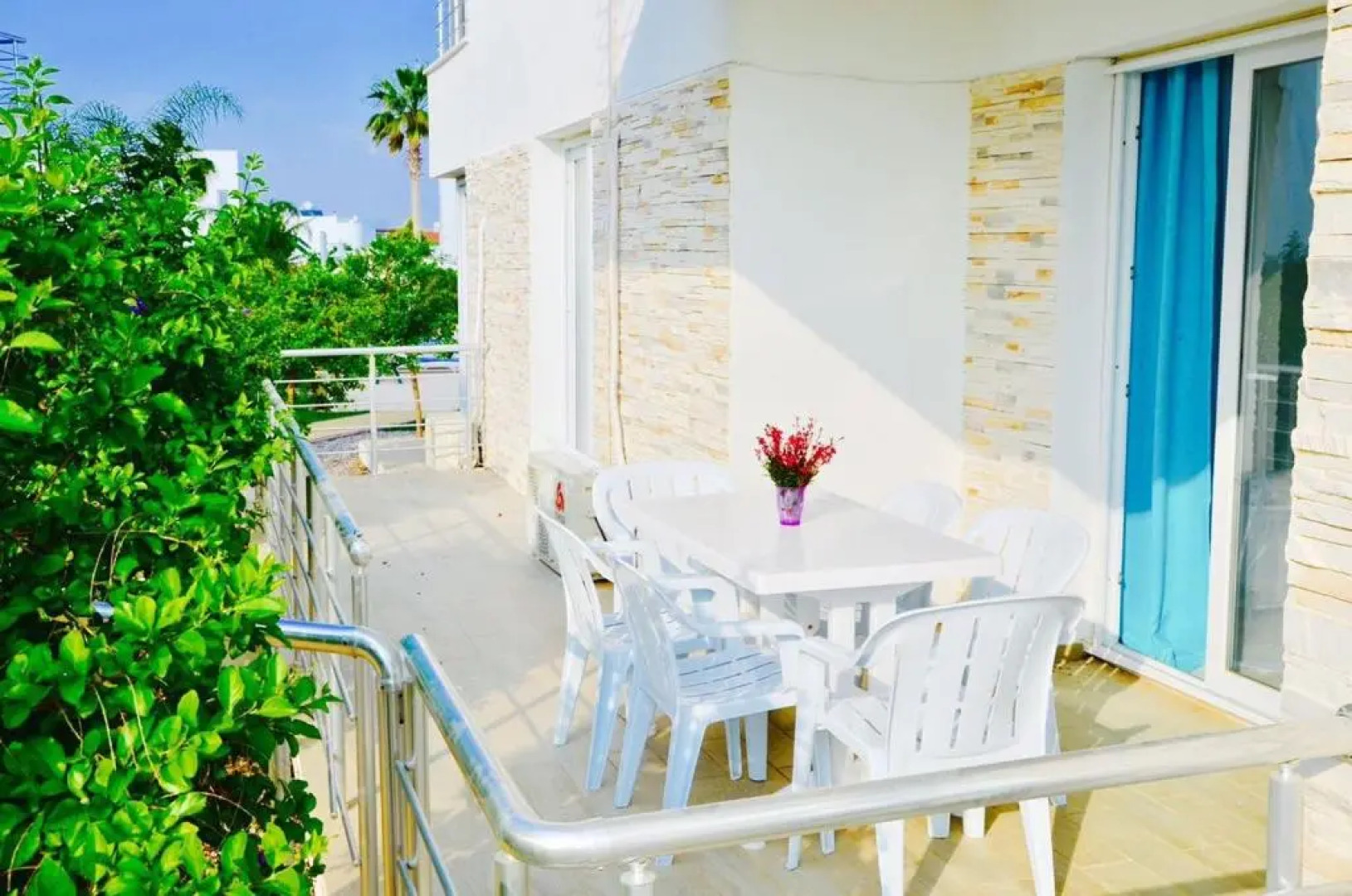 Apartamenty na beregu morja v Tsezar' Bich 3-3