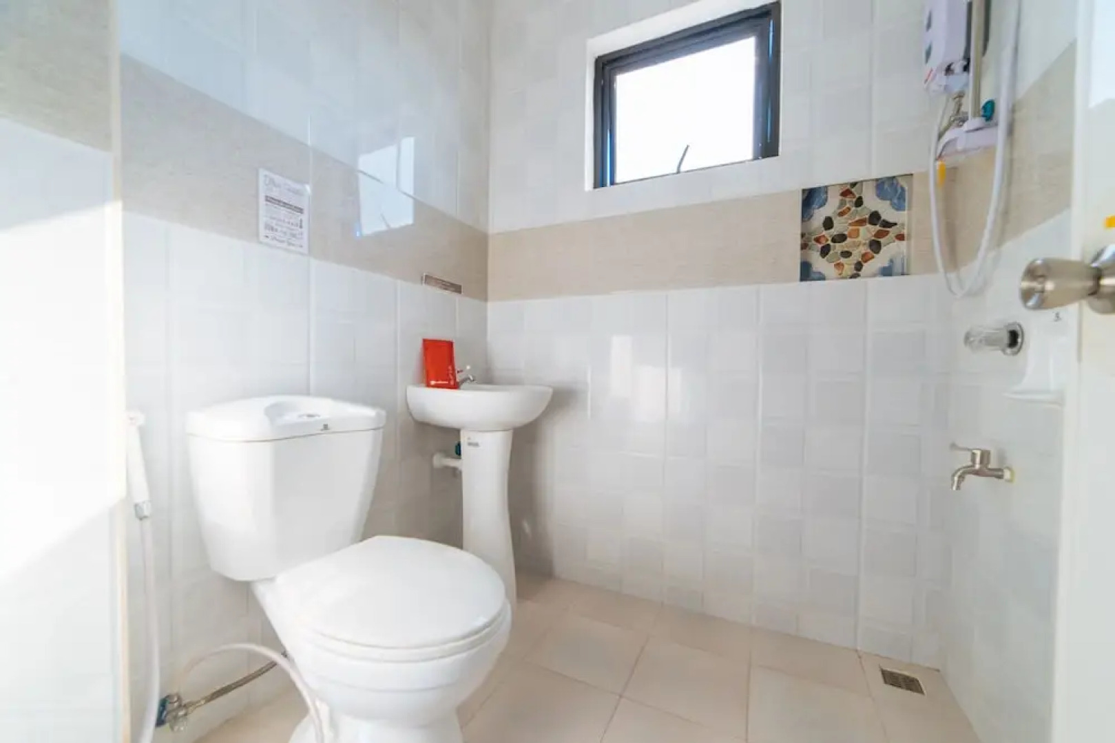 RedDoorz @ Bonifacio Extn Baler