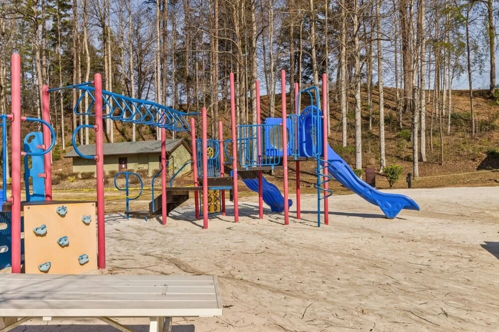 Rumbling Bald Resort Home In Lake Lure - Wifi - Community Beach, Pool, Golf And More 5 Bedroom Home by Sunscape Property Management