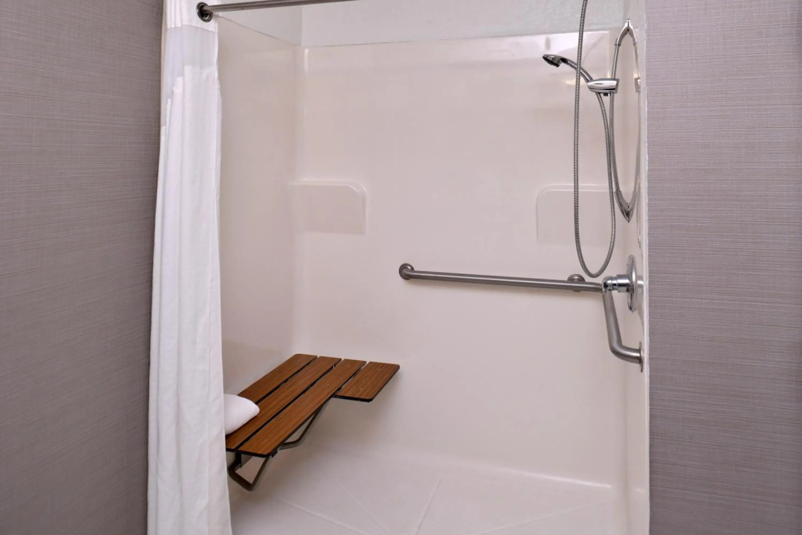 Holiday Inn Express & Suites Lonoke by IHG