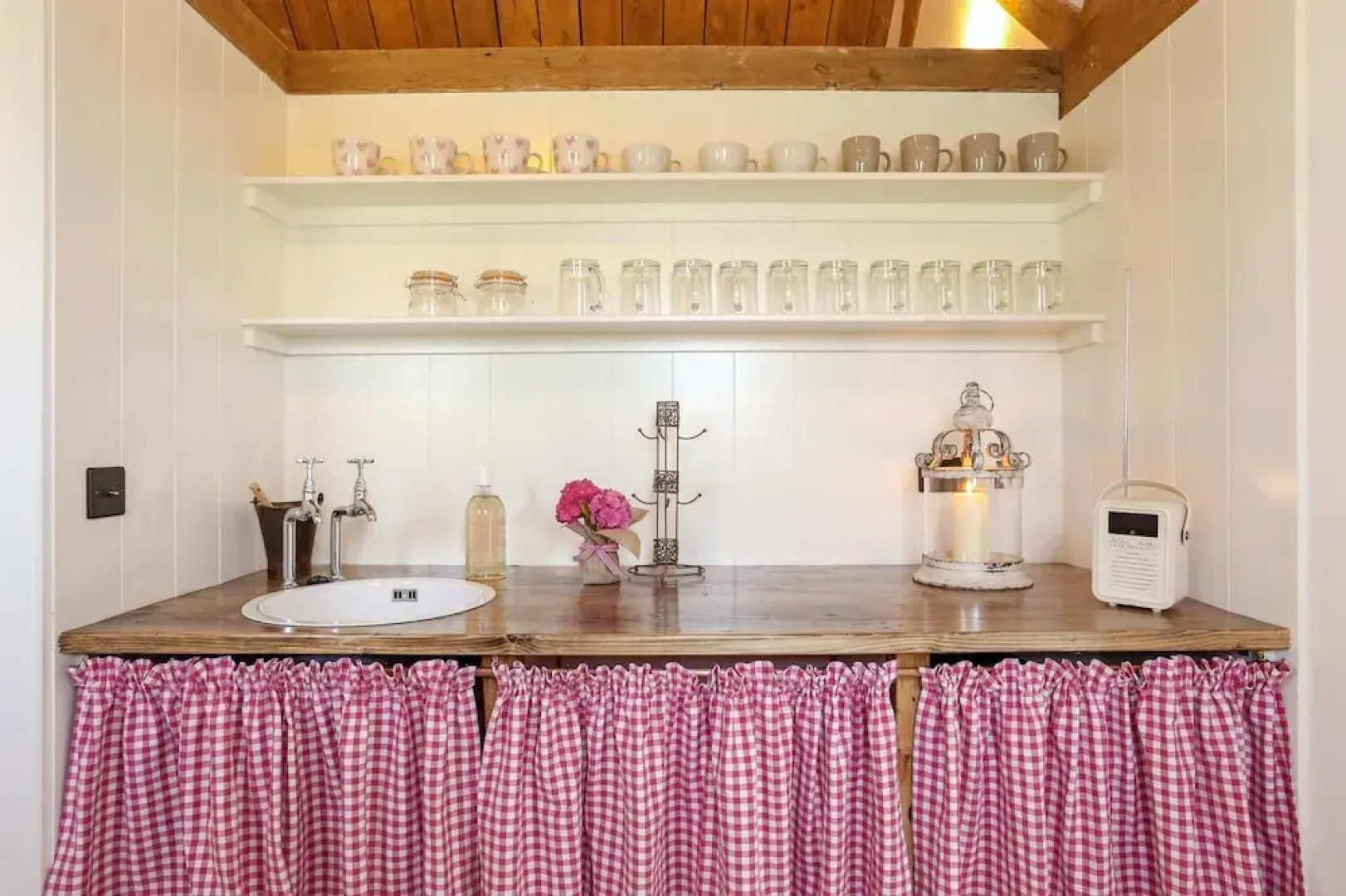 Classic Family Barn Conversion in Radcot