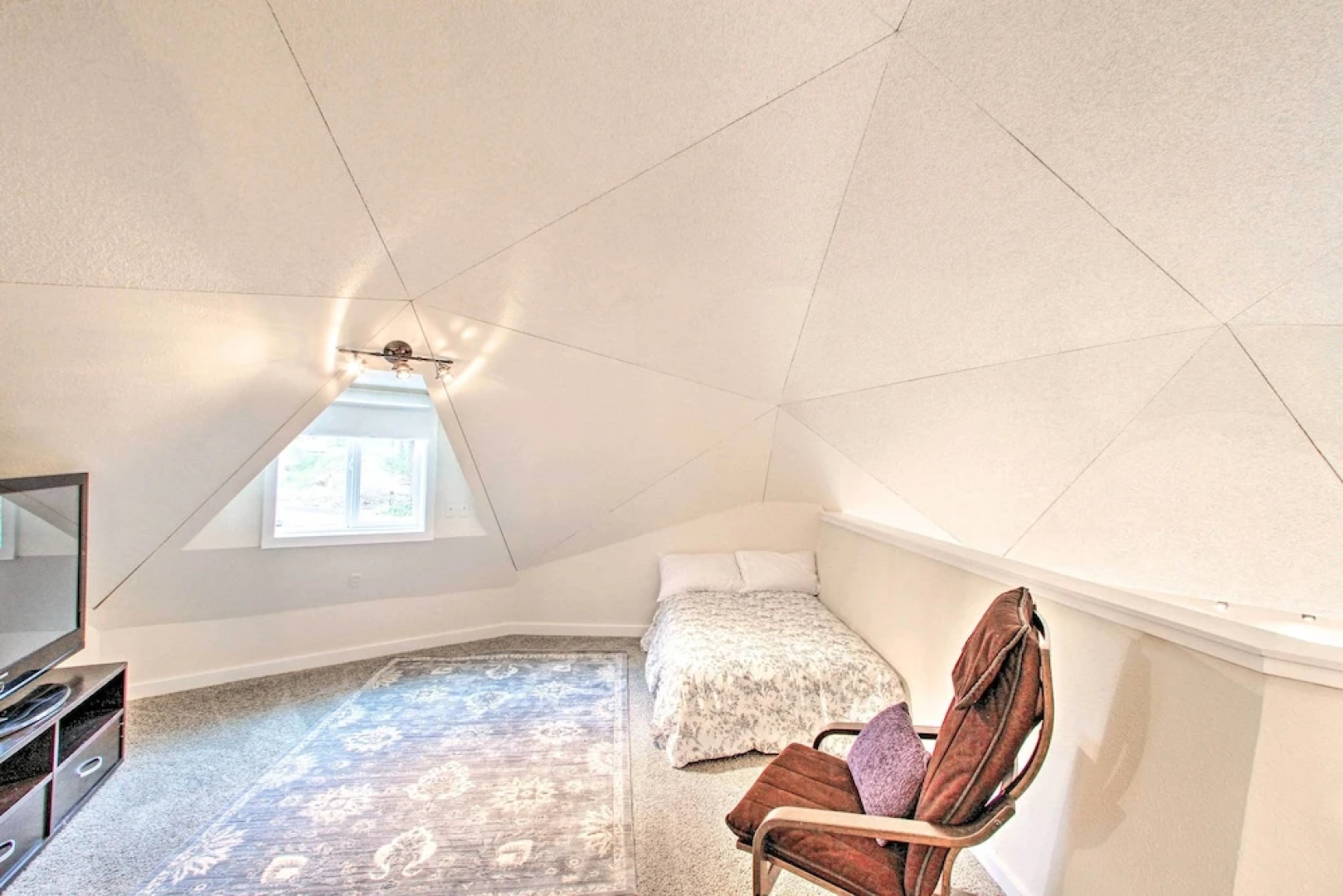 Geodesic Dome House w/ Scenic Views + Hot Tub