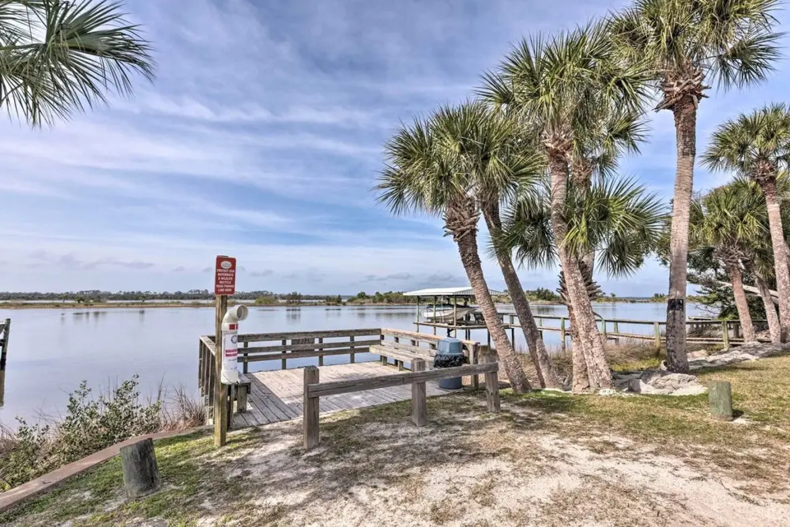 Bright Bungalow With Porch: Walk to Ormond Beach!