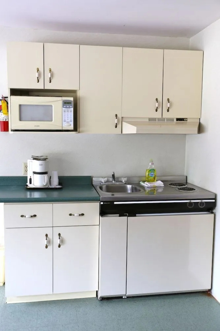 Arrowhead Inn by Baaman's